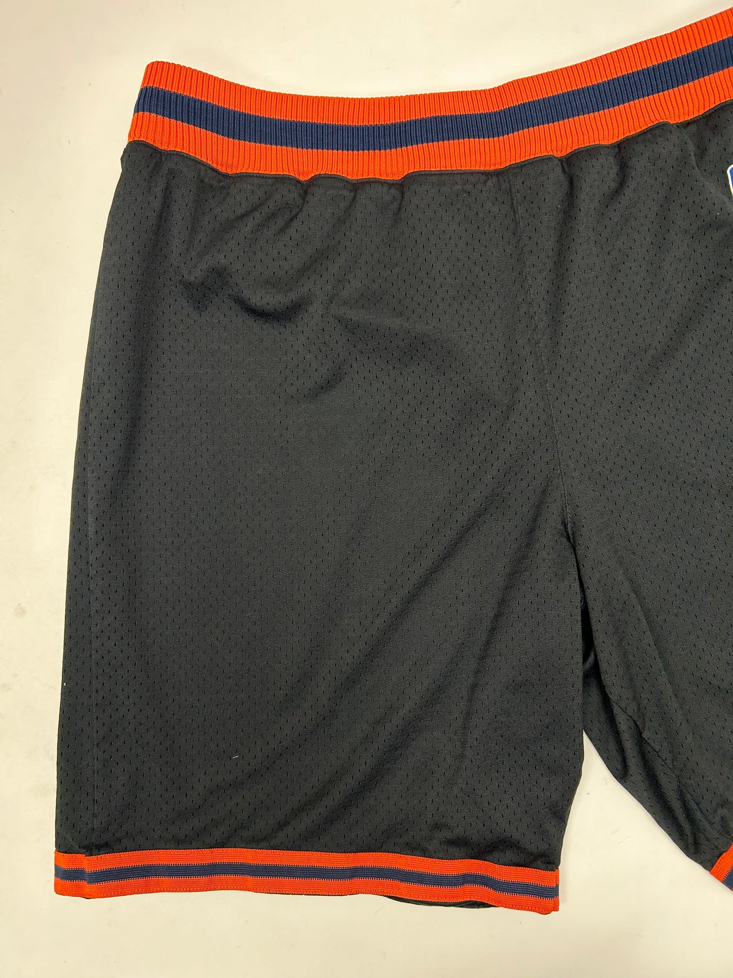Vintage Nike Team New York Knicks Shorts 1978 Throwback Rewind Mens XL 20x22.25 Big Fit Elastic & Drawstrings Works 90s