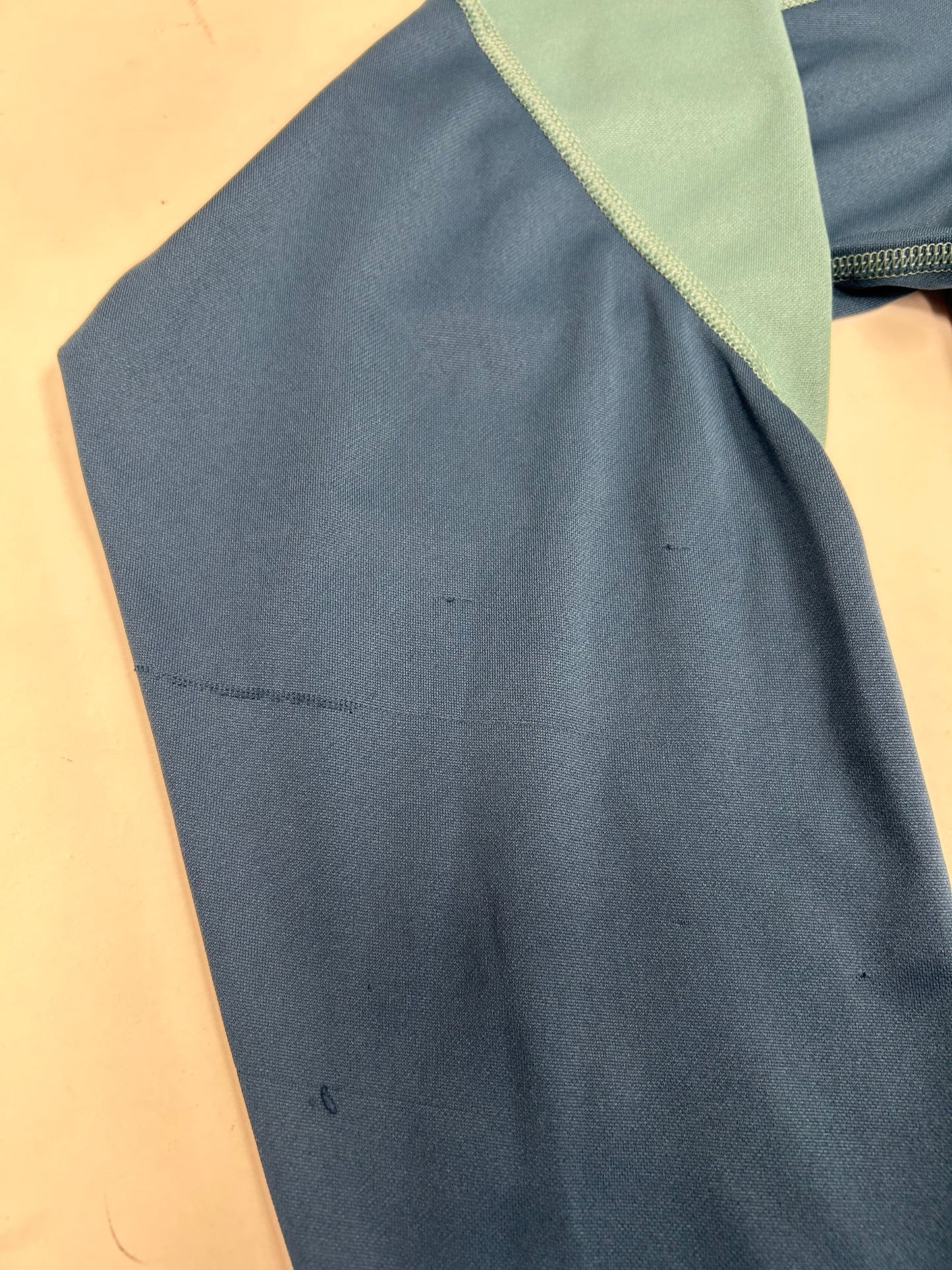Nike ACG Base Layer 1 All Conditions Gear Vintage Large 22x29.5 Inches Blue