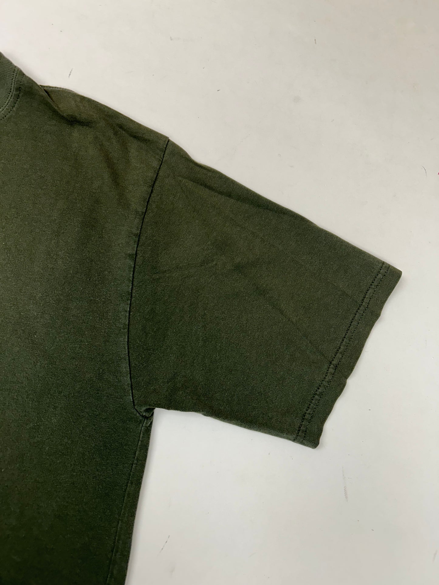 Vintage 90s Rainforest Cafe Chest Embroidered Logo Tee Medium 20x29.25 Faded Green