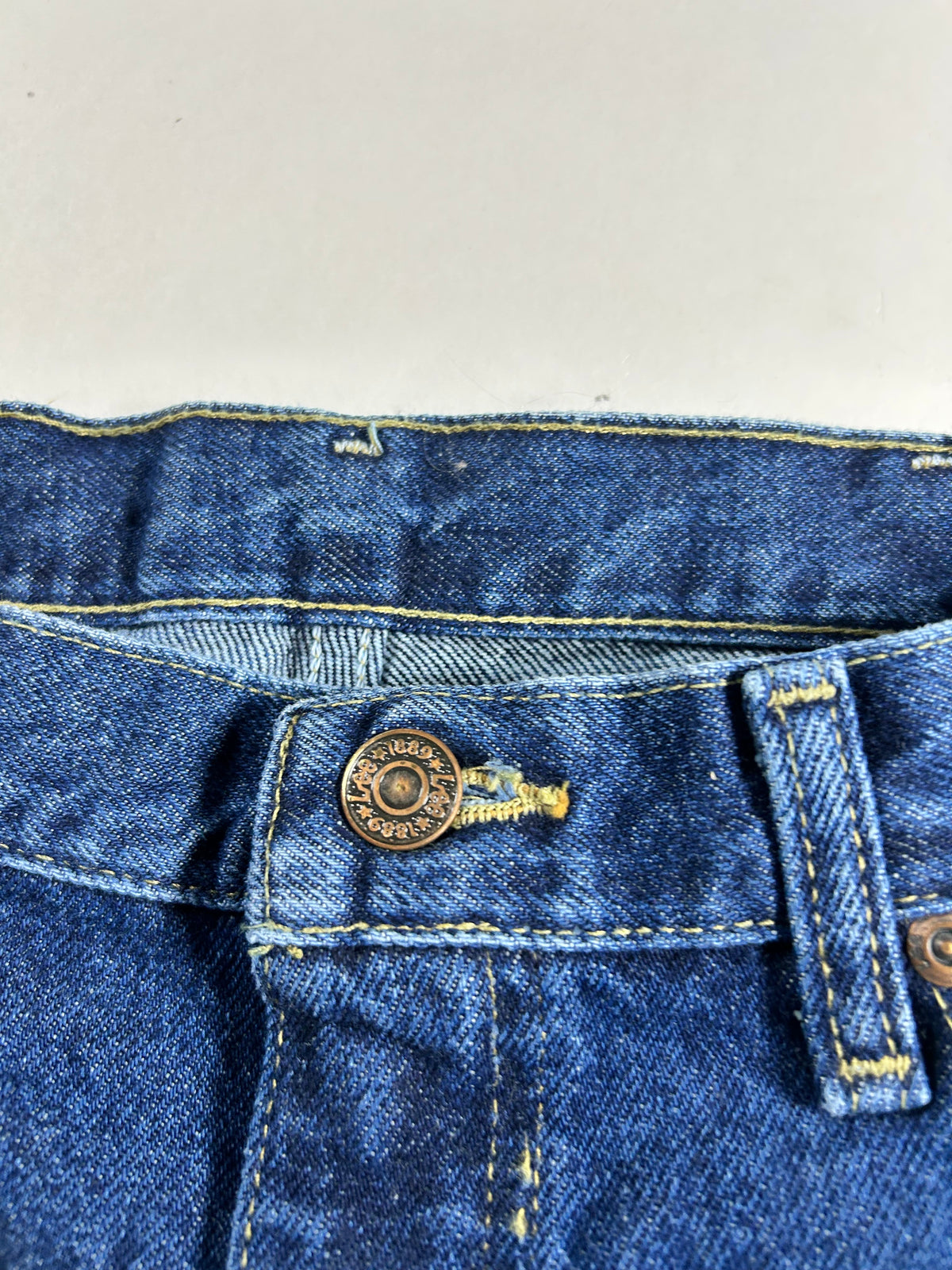 Vintage Lee Blue Jeans Relaxed Fit Deadstock NWT Size 36x30 Tapered Leg 1999 New About 17.25x42 Inches