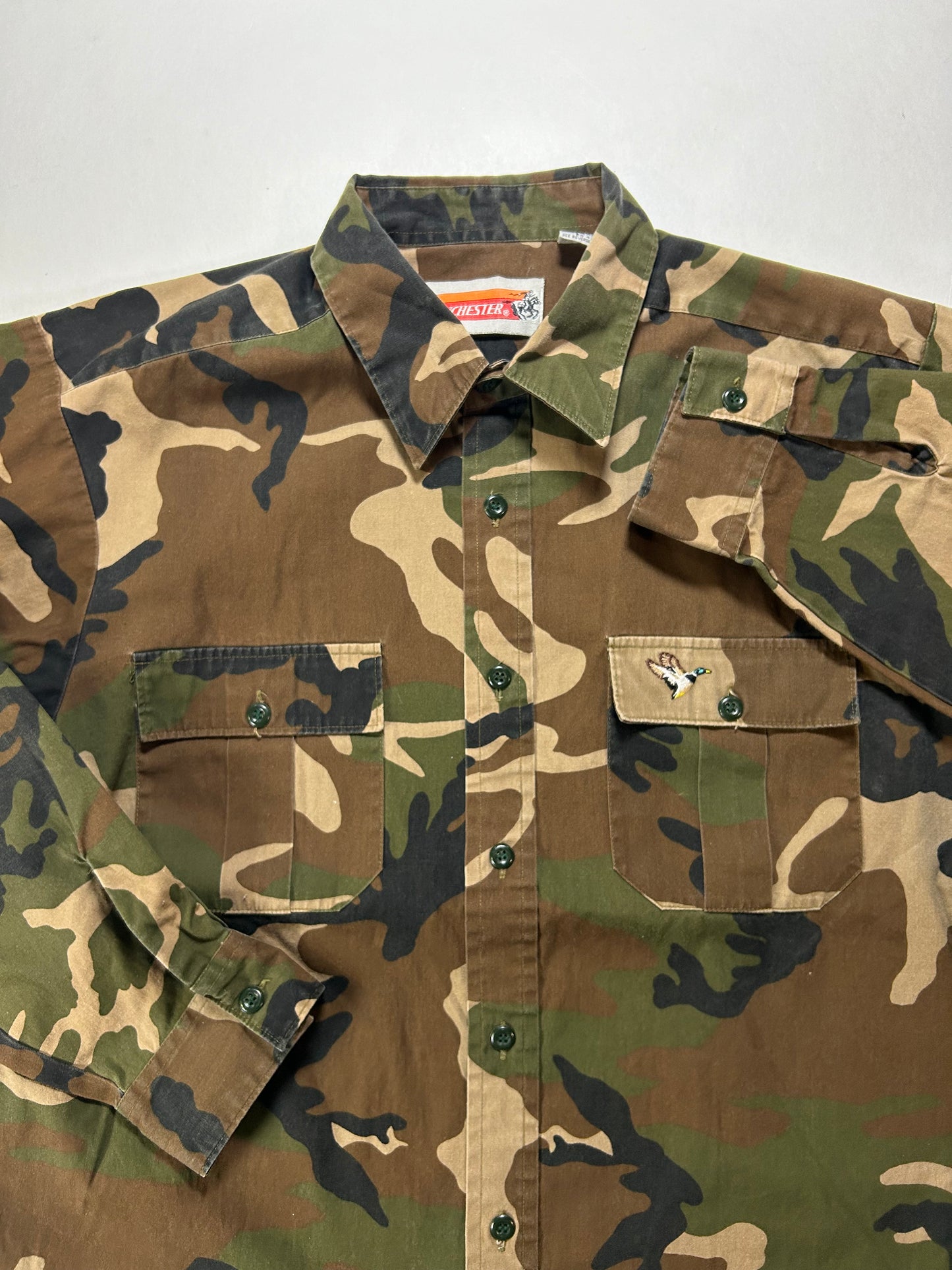 Vintage Winchester Hunting Button Up Shirt Long Sleeve Duck Camouflage Large 24.75x33 Inches