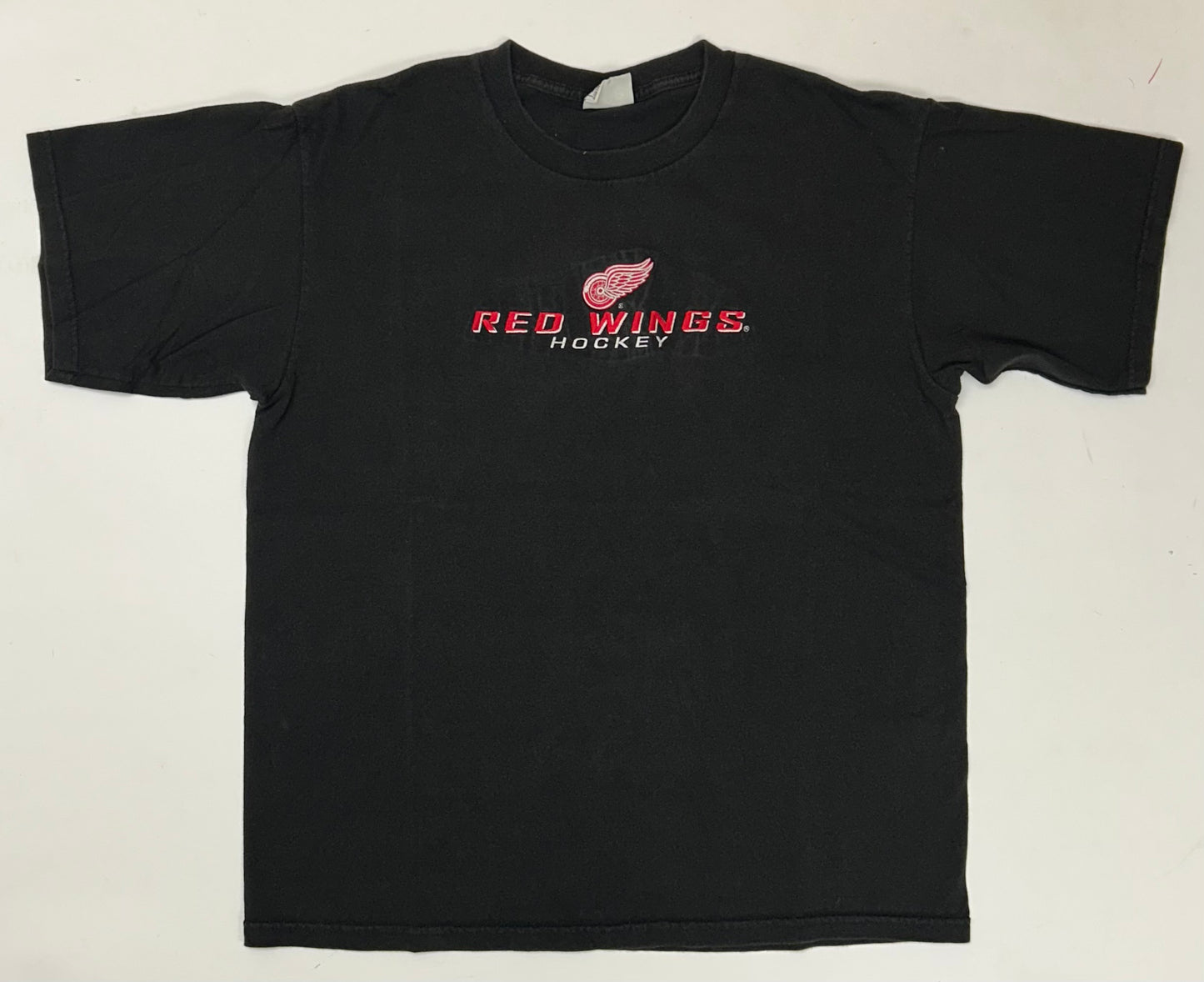 Vintage Lee Sport Detroit Red Wings NHL Embroidered Logo Tee Large 22.5x28 Inches