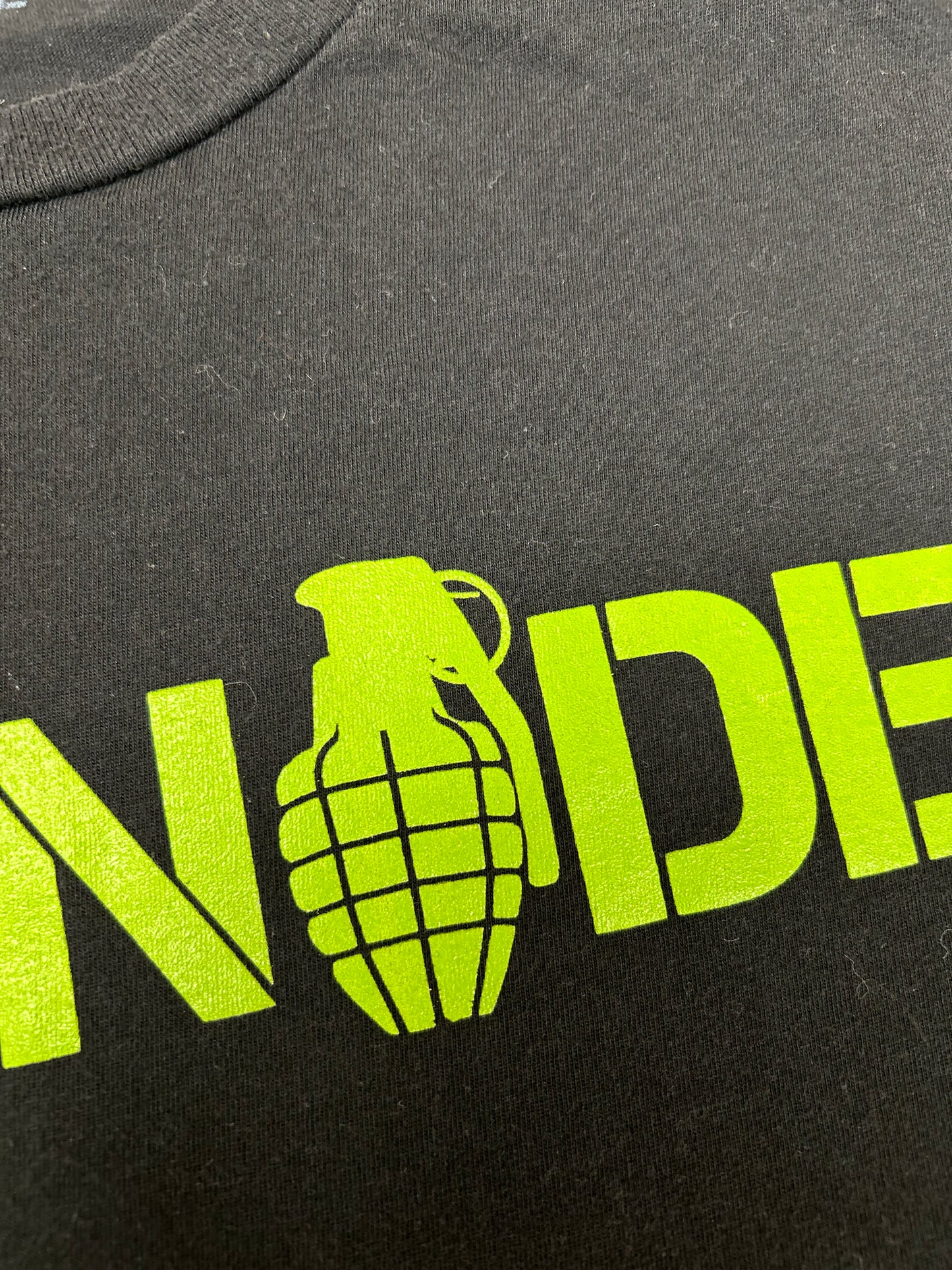 Grenade Arm Yourself Snowboarding Brand Tee XL 23.5x28.75 Inches