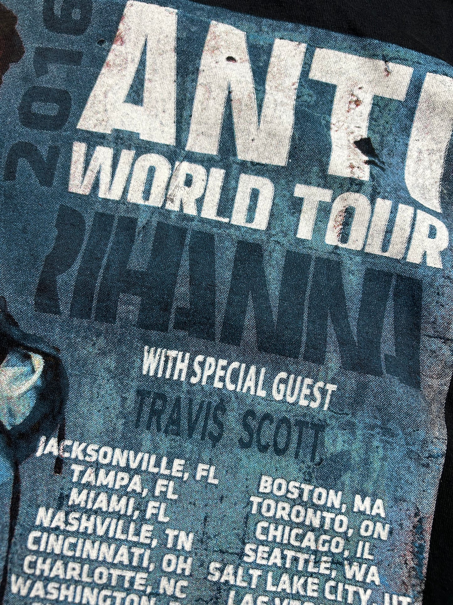 Rihanna Anti World Tour With Special Guest Travis Scott Music Parking Lot Tee Small 17.25x27 Inches
