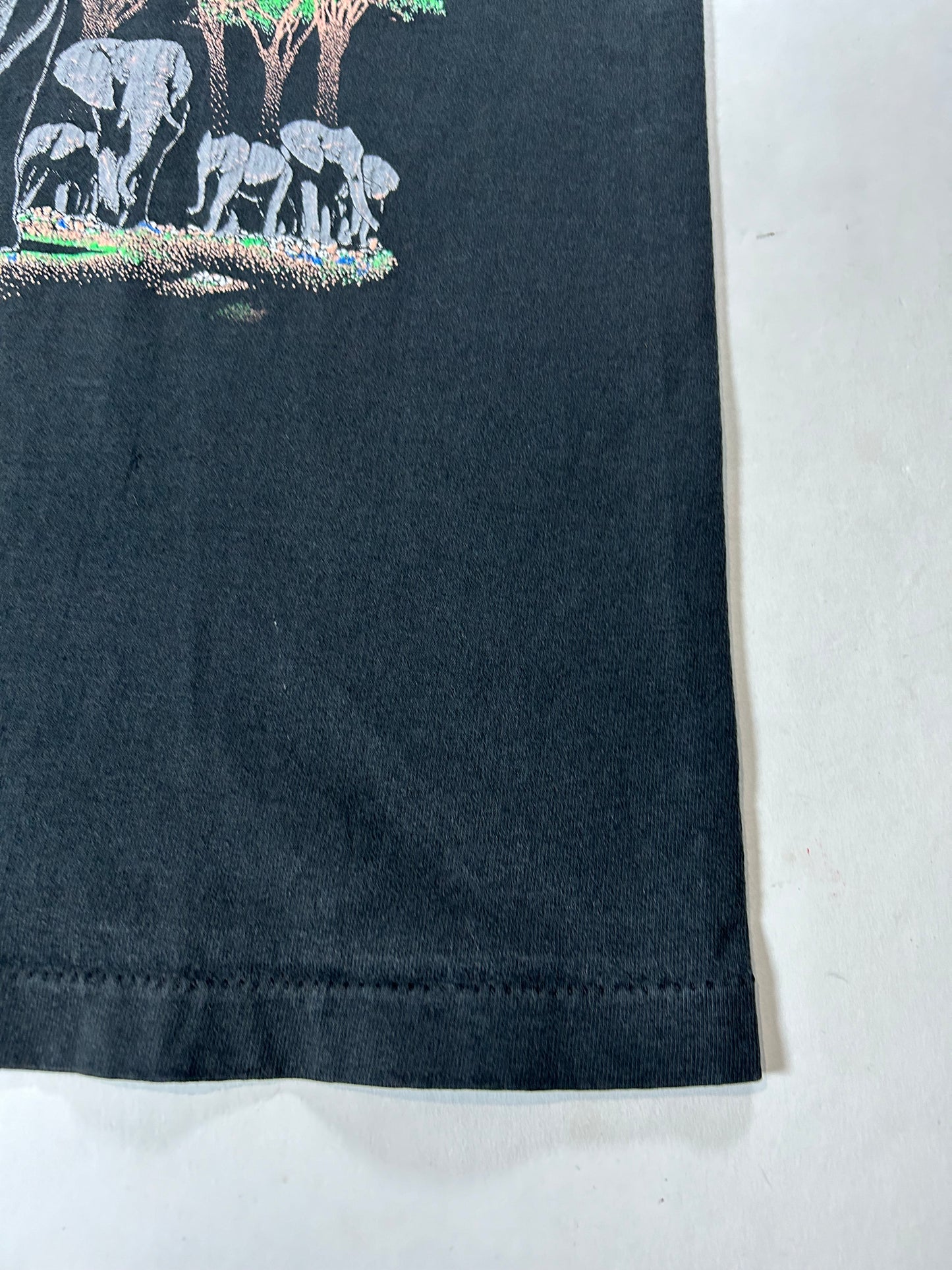 Vintage Busch Gardens Elephant Animal Graphic T-Shirt Fits Medium 19.75x28 Inches As Is Has Wear & Pin Holes Great Fade