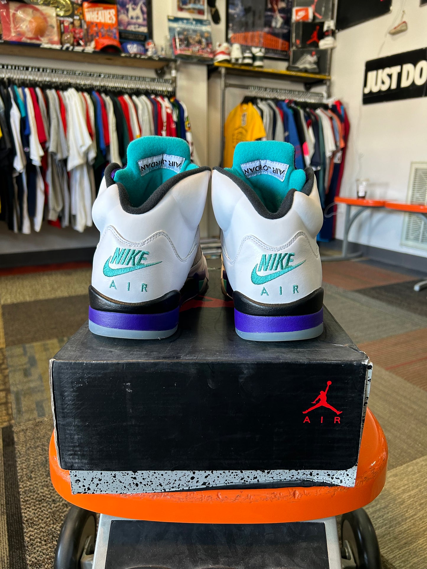 2018 Nike Air Jordan Retro 5 Grape Fresh Prince NRG Size 10 Very Will Smith Worn Twice Great Condition