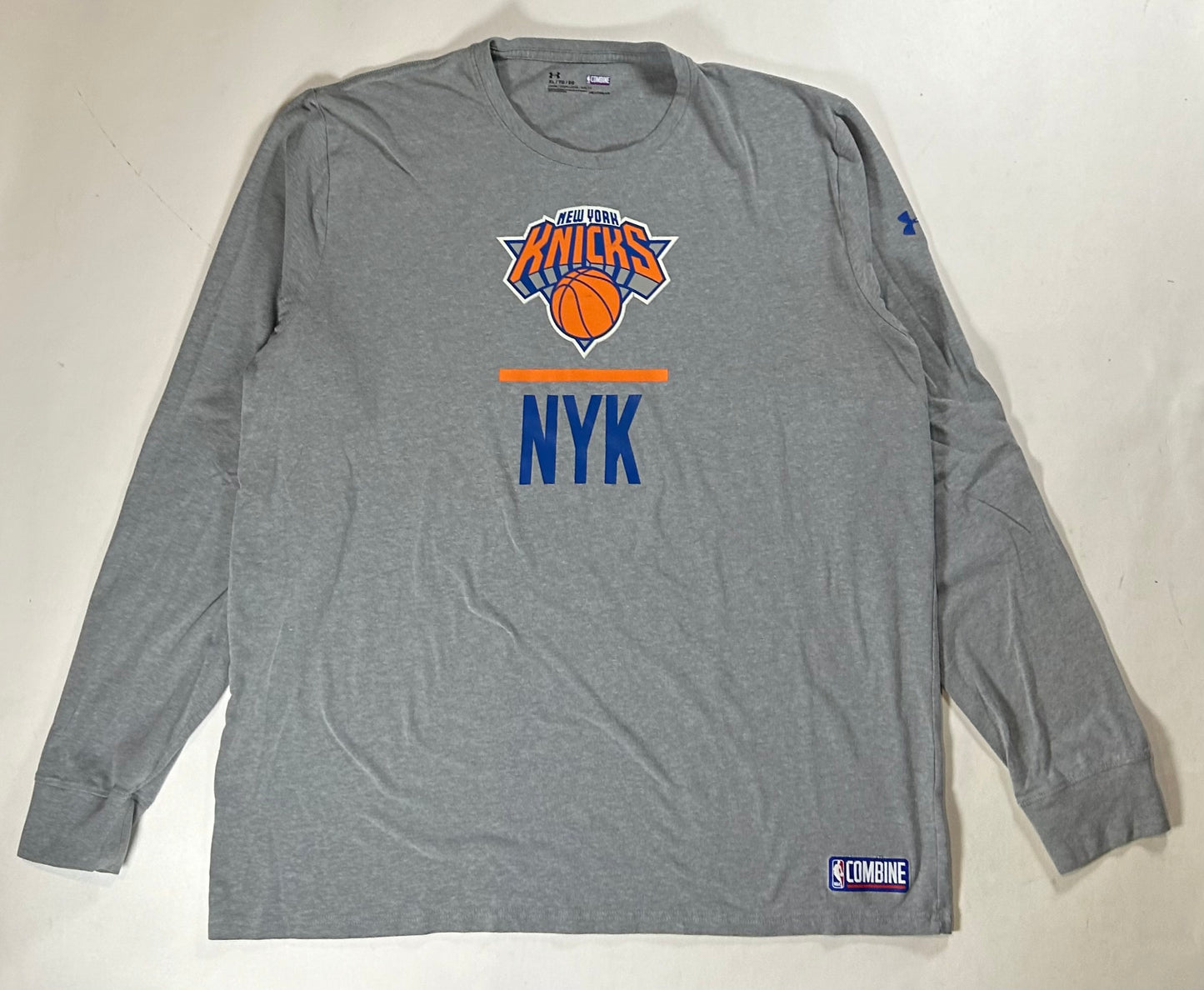 New York Knicks NBA Combine Under Armour HeatGear Gray XL Loose Fit 25.5x31.25 Inches Long Sleeve Shirt NYK