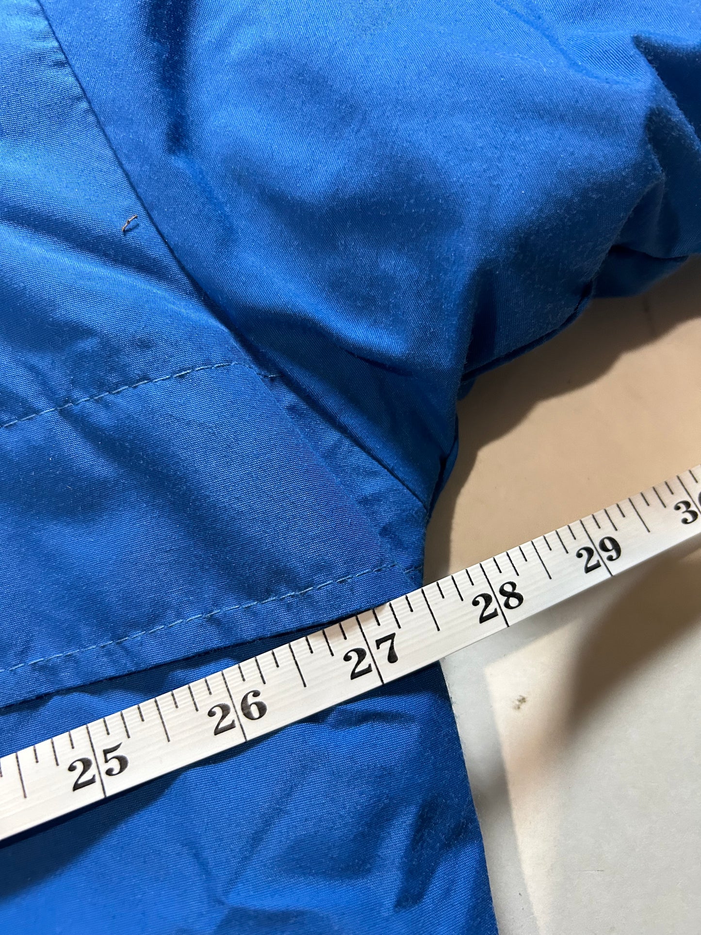 Vintage Chalk-Line New York Giants NFL Chest Logo Zip Puffer Jacket 27.5x27.25 Inches Large Fit