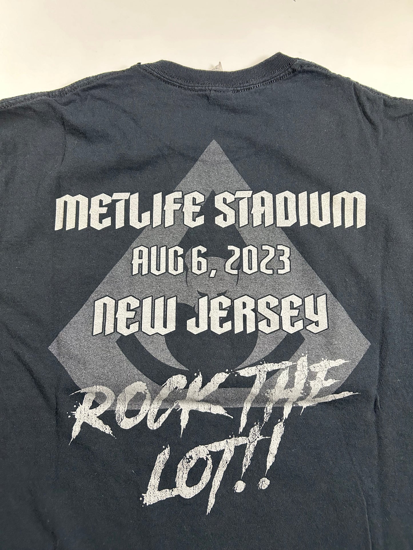 Over Kill “Scorched” 2023 MetLife New Jersey Tour Shirt Medium 19.5x25.75 Inches