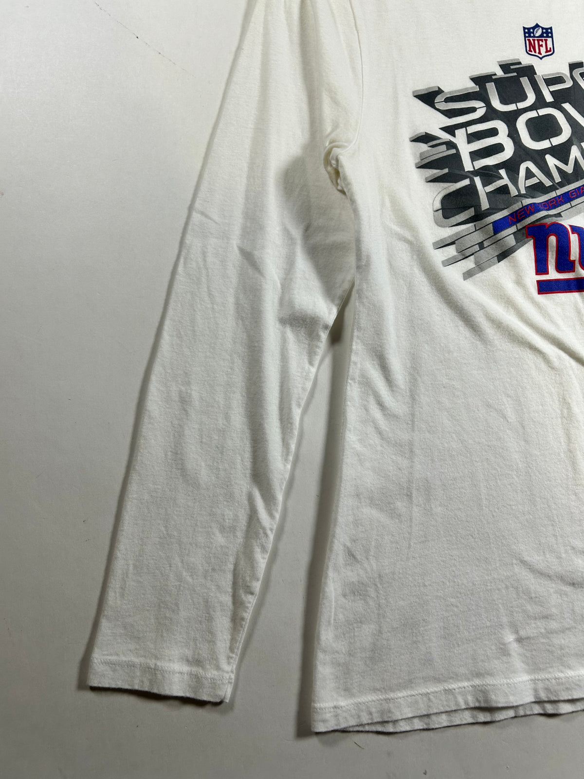 New York Giants Super Bowl Champions XLVI Long Sleeve Tee Women’s Large/Medium Fit 16.25x26.25 Inches
