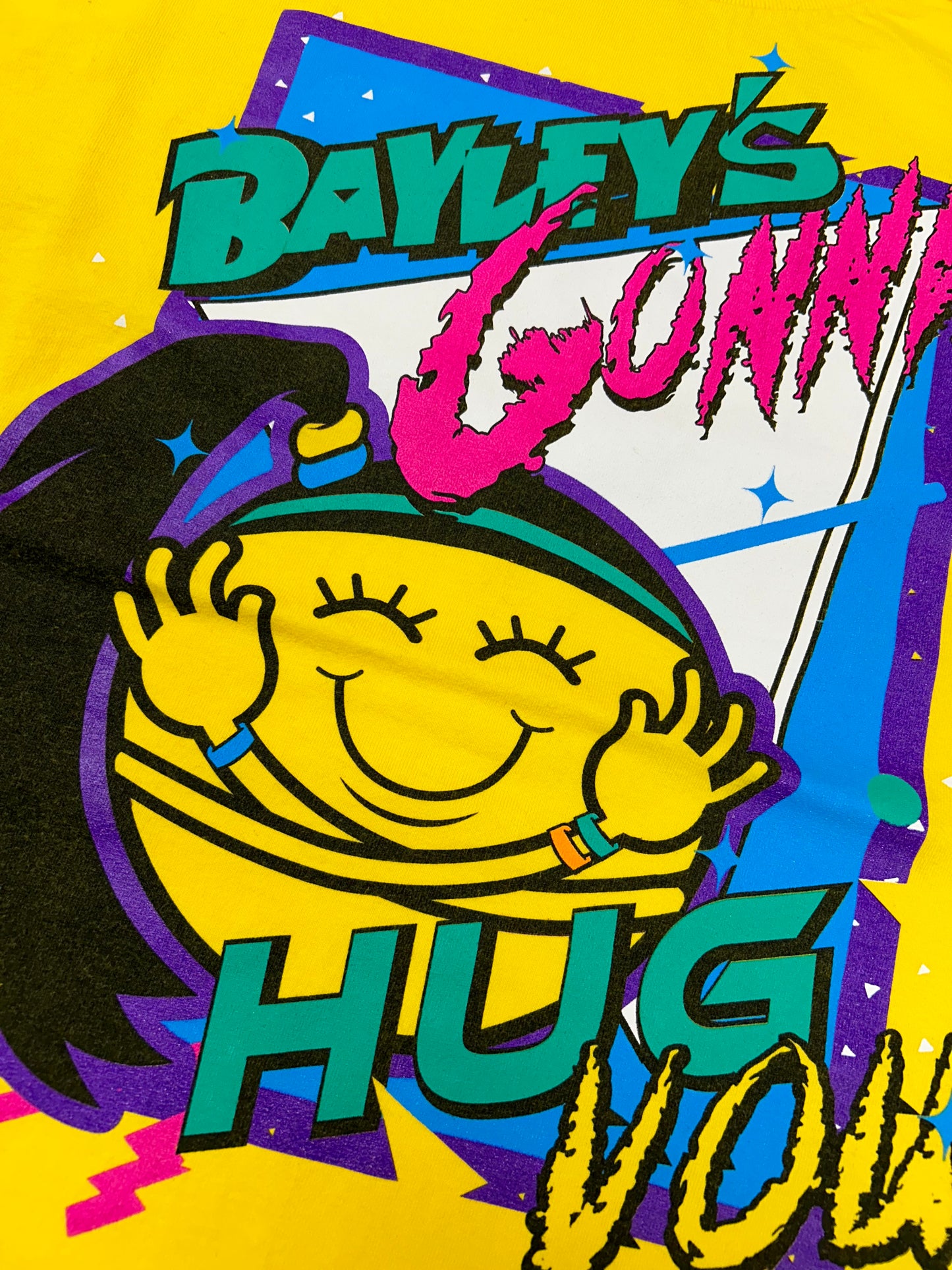 2017 WWE Bayley's Gonna Hug You NXT Boss Hug AEW Wrestling Tee Medium 19.75x27.5 Inches Yellow