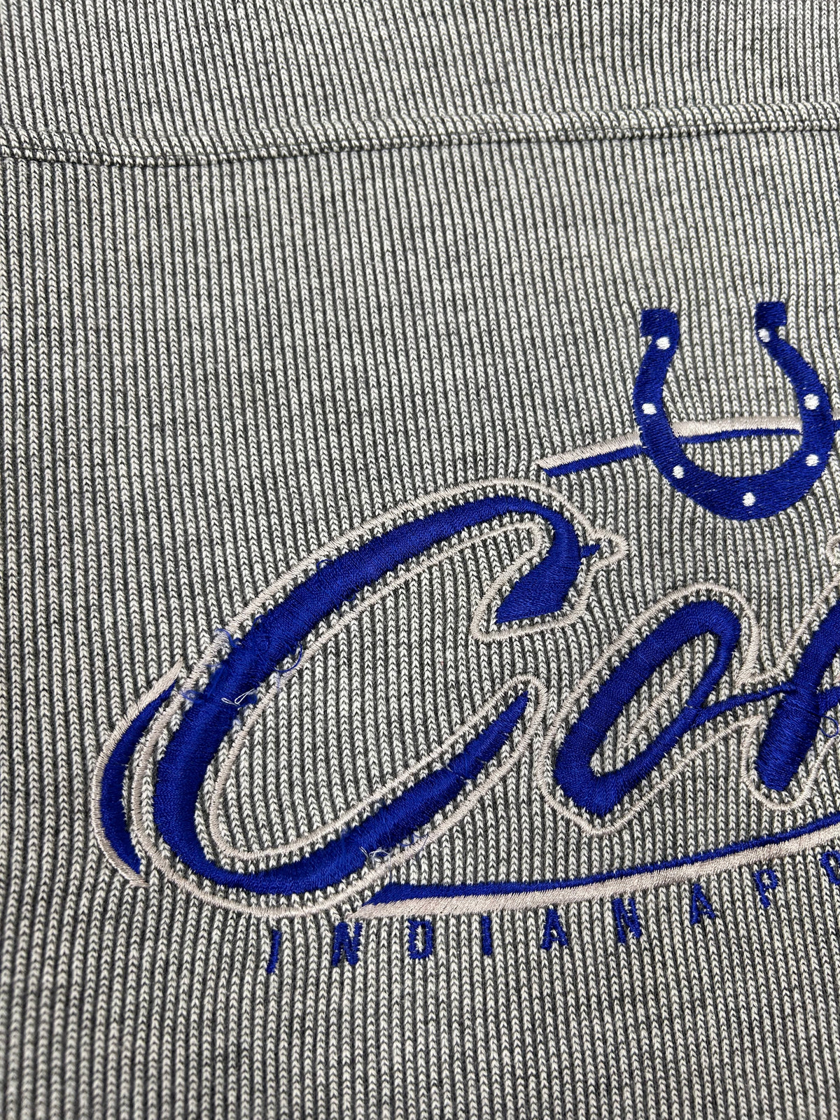 Vintage Indianapolis Colts NFL Crewneck Sweatshirt Pro Player Football M/S 22x26 Inches