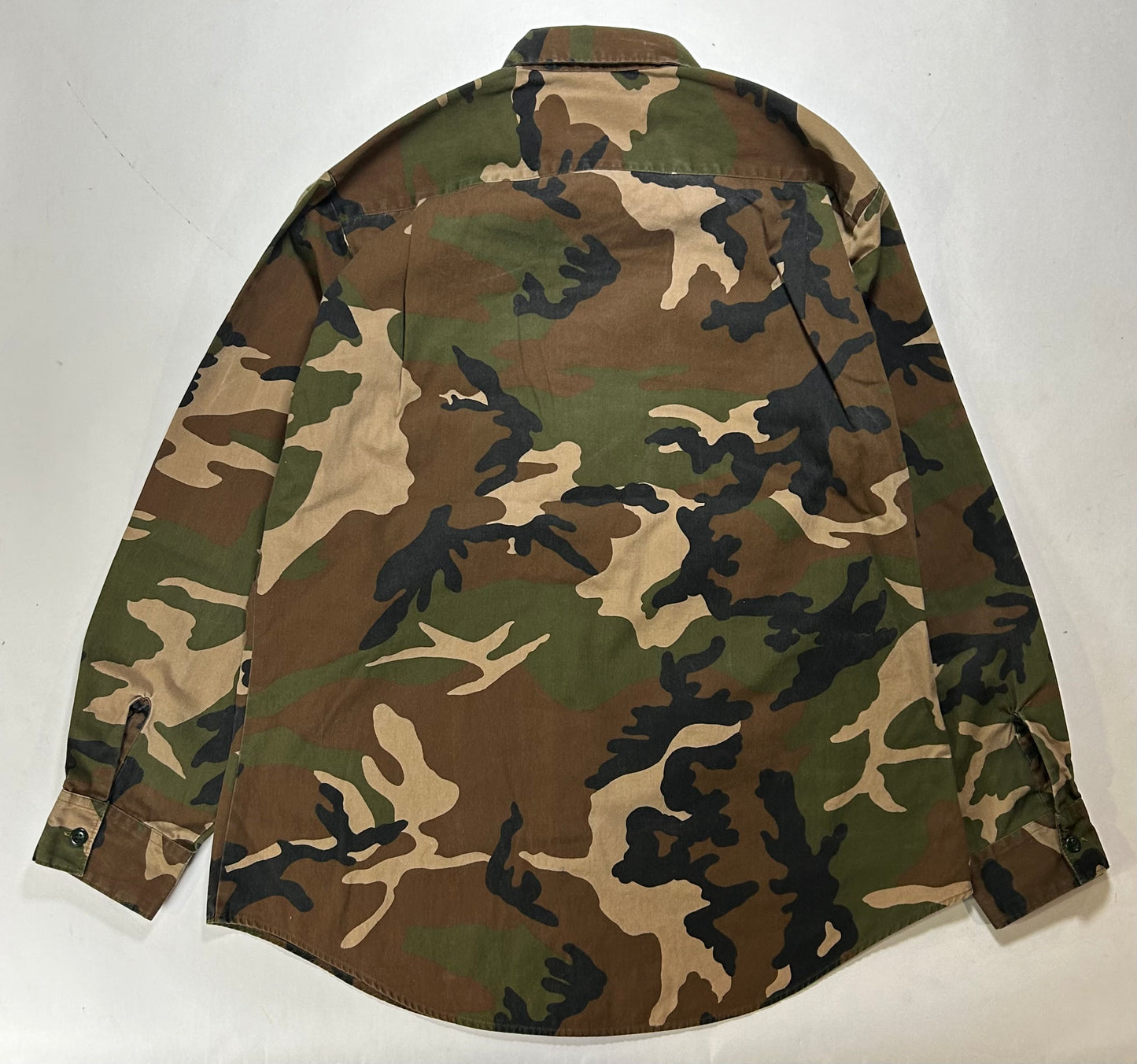 Vintage Winchester Hunting Button Up Shirt Long Sleeve Duck Camouflage Large 24.75x33 Inches