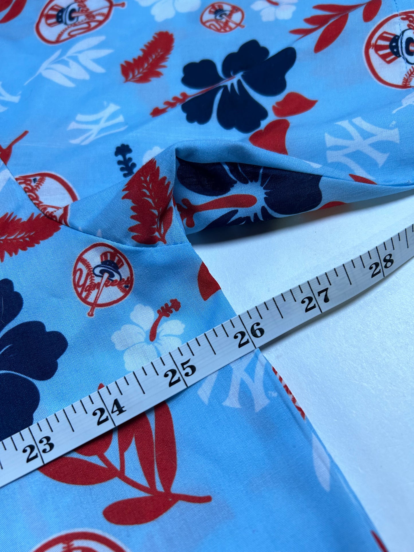 New York YankeesShort Sleeve Hawaiian Aloha Shirt Men's XL MLB Baseball