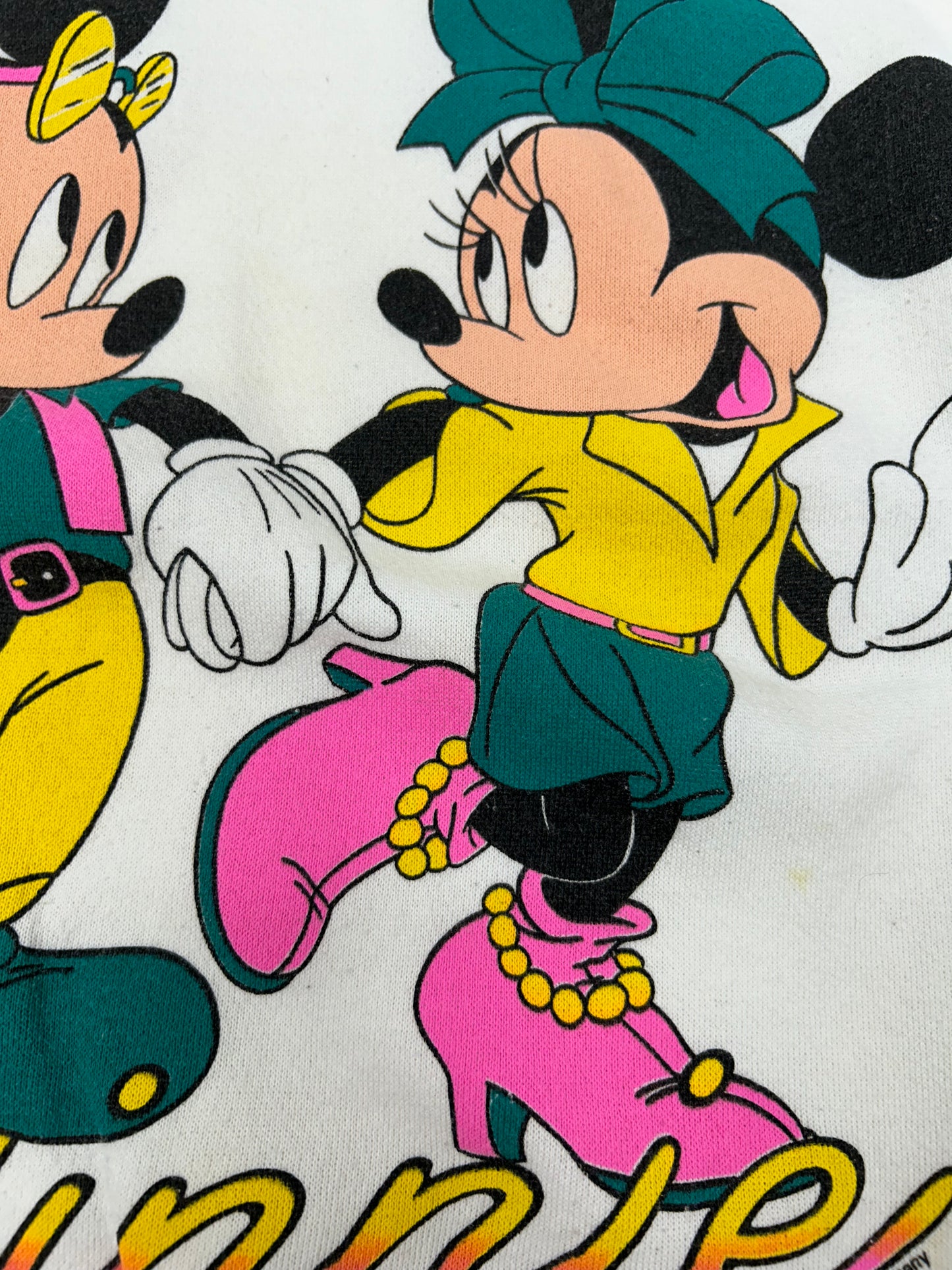 Vintage Disney Mickey & Minnie Mouse California The Walt Disney Company Crewneck