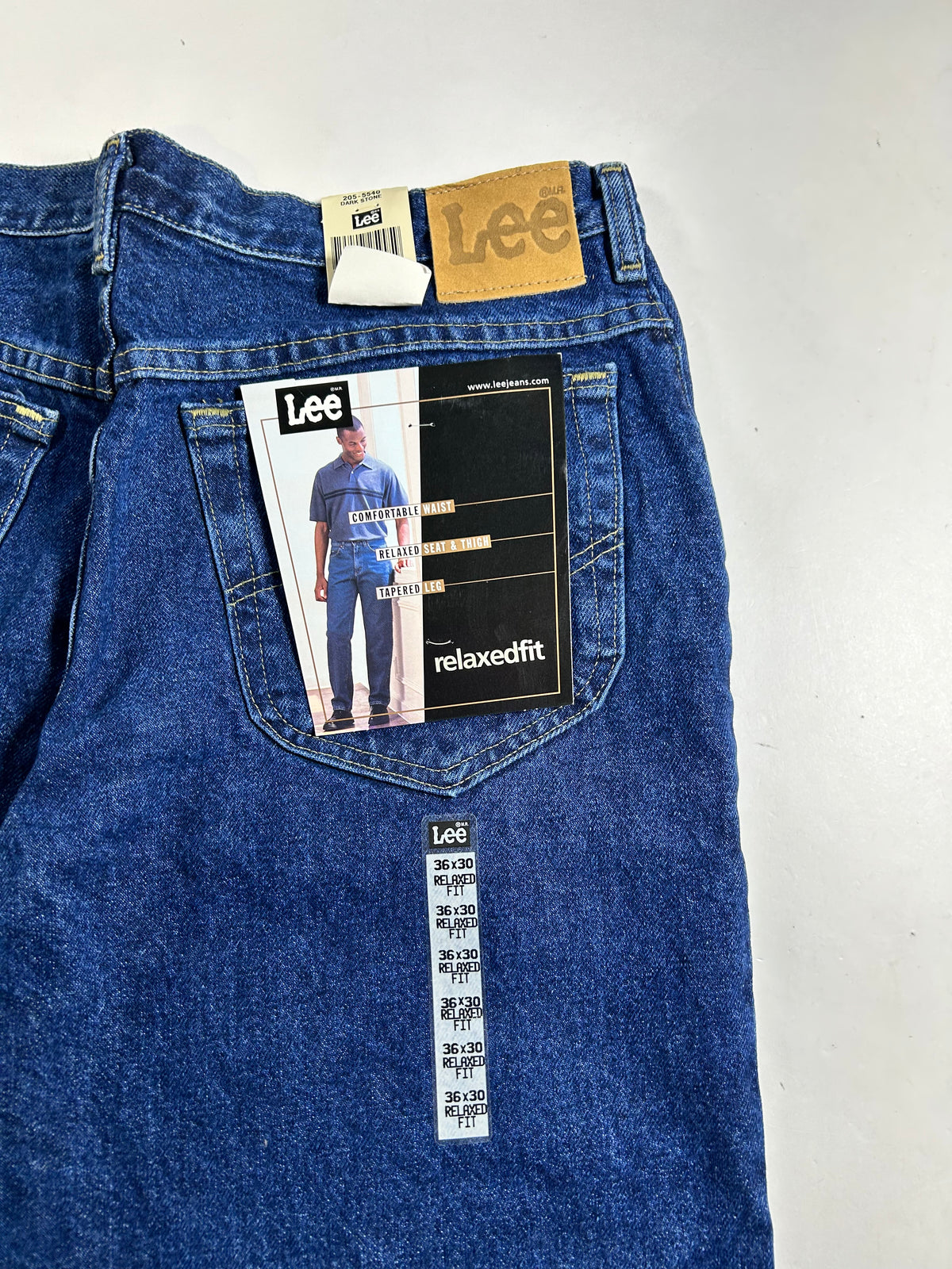 Vintage Lee Blue Jeans Relaxed Fit Deadstock NWT Size 36x30 Tapered Leg 1999 New About 17.25x42 Inches