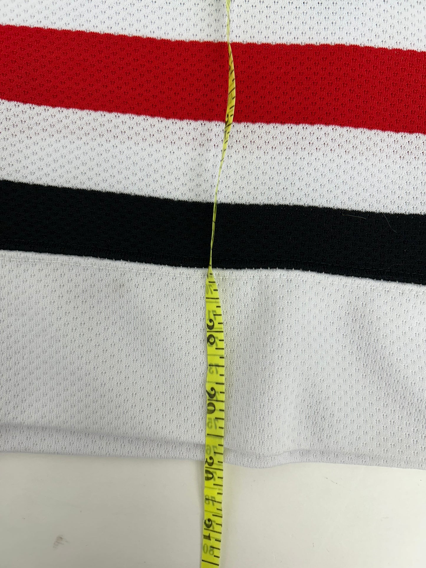 Vintage Starter NHL Chicago Blackhawks Jeremy Roenick Hockey Jersey Men’s Large 28x29.75 Inches