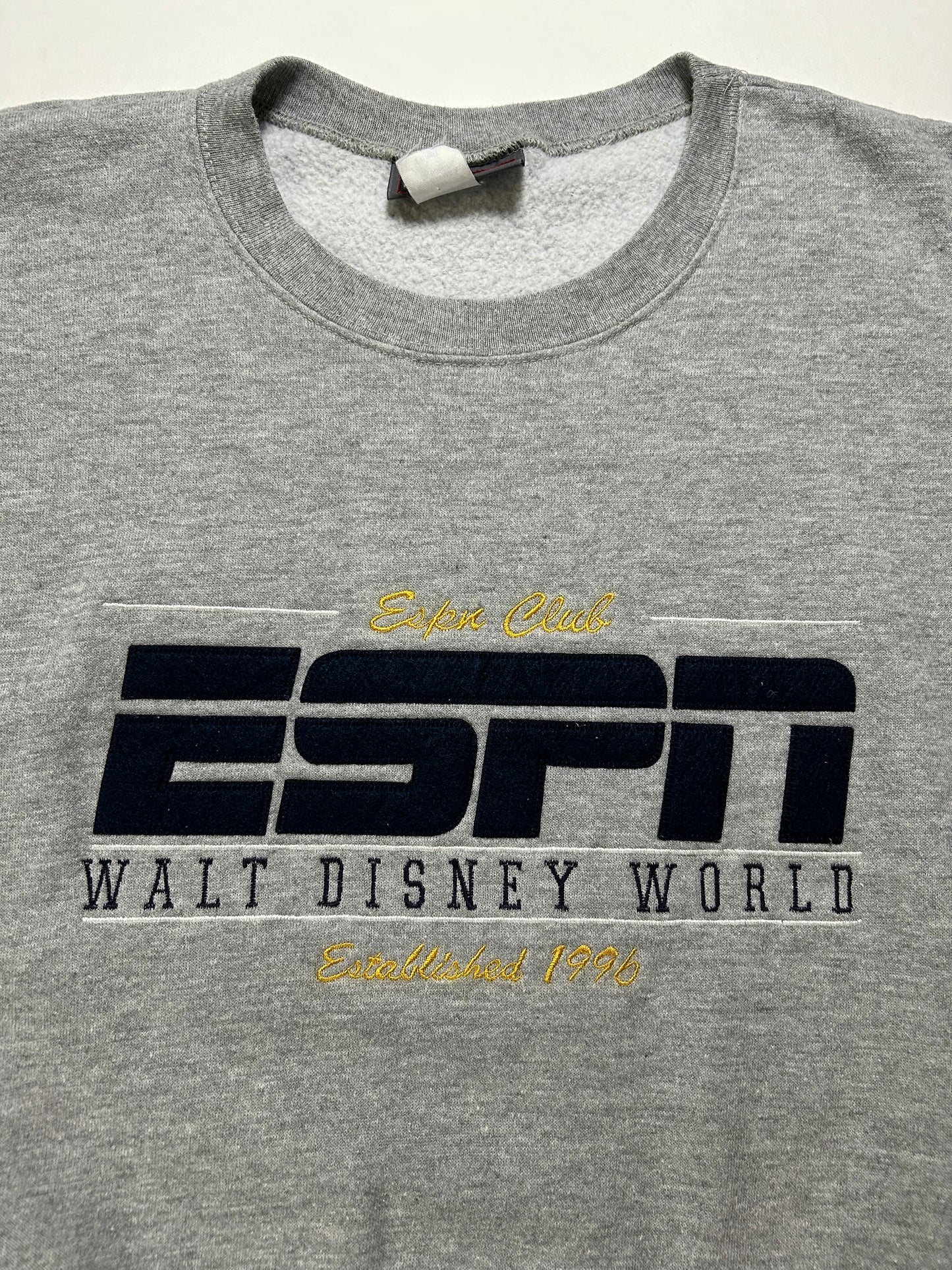 Vintage ESPN Walt Disney World ESPN Club Crewneck Sweatshirt Gray Boxy Large 24.75x26.5 Inches