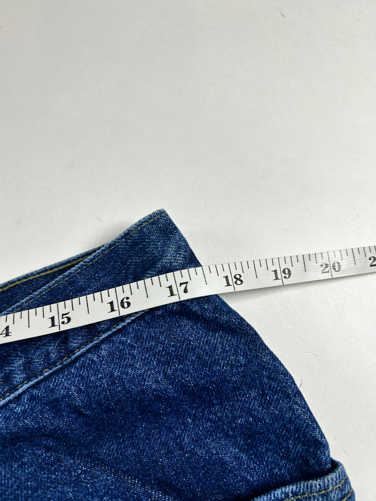 Vintage Lee Blue Jeans Relaxed Fit Deadstock NWT Size 36x30 Tapered Leg 1999 New About 17.25x42 Inches
