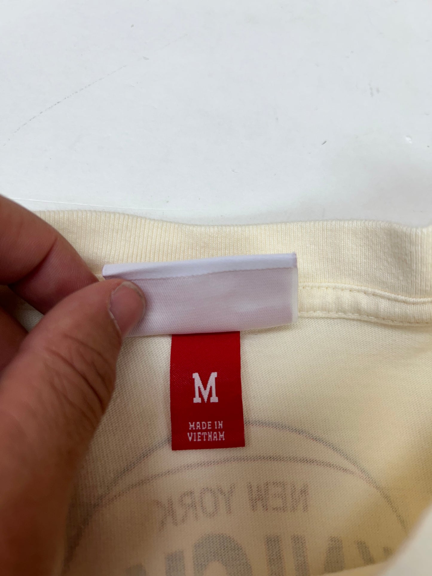 Mitchell & Ness Hardwood Classic Team Issued New York Knicks NBA Tee Medium 21x28.75 Inches