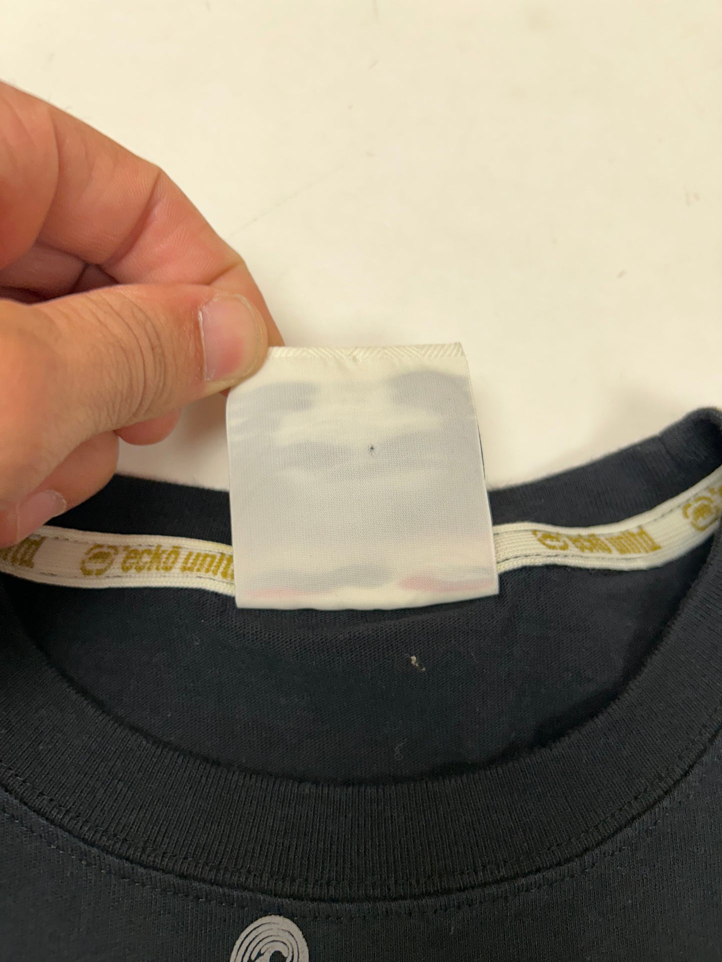 Vintage 00s Eckō Unltd Cruel Intentions Girl Graffiti Graphic Tee Large 21x28.5 Inches