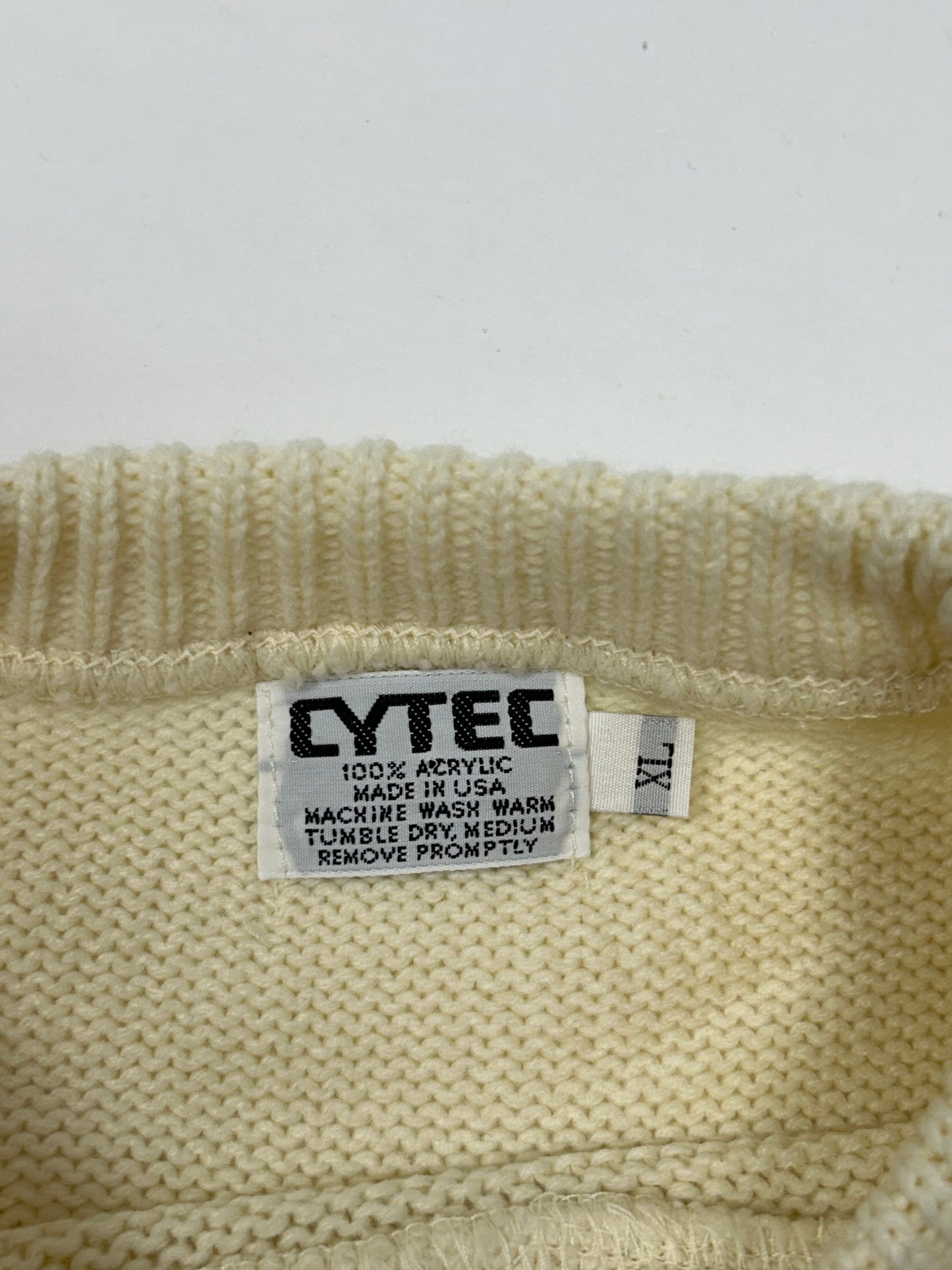 Vintage Cytec Cable Knit Made In USA 100% Acrylic Sweater Cream XL/L 26x28 Inches
