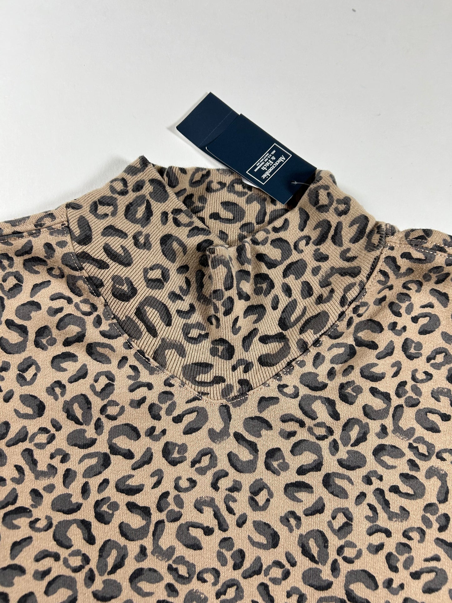 Abercrombie & Fitch Leopard Cheetah Print Pullover Shirt Soft Women’s Small 21.5x25 Inches Brand New With Tag