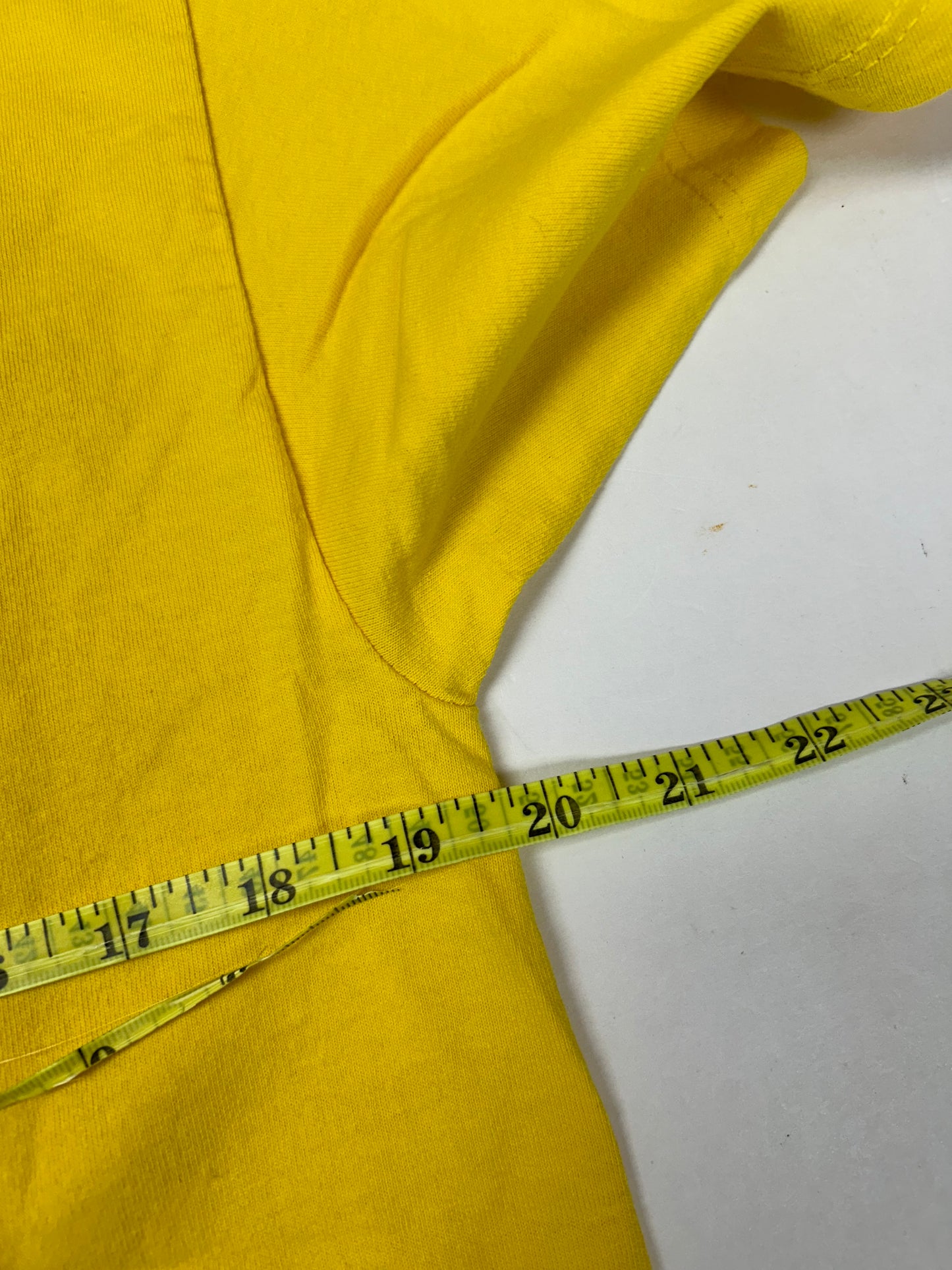 2017 WWE Bayley's Gonna Hug You NXT Boss Hug AEW Wrestling Tee Medium 19.75x27.5 Inches Yellow