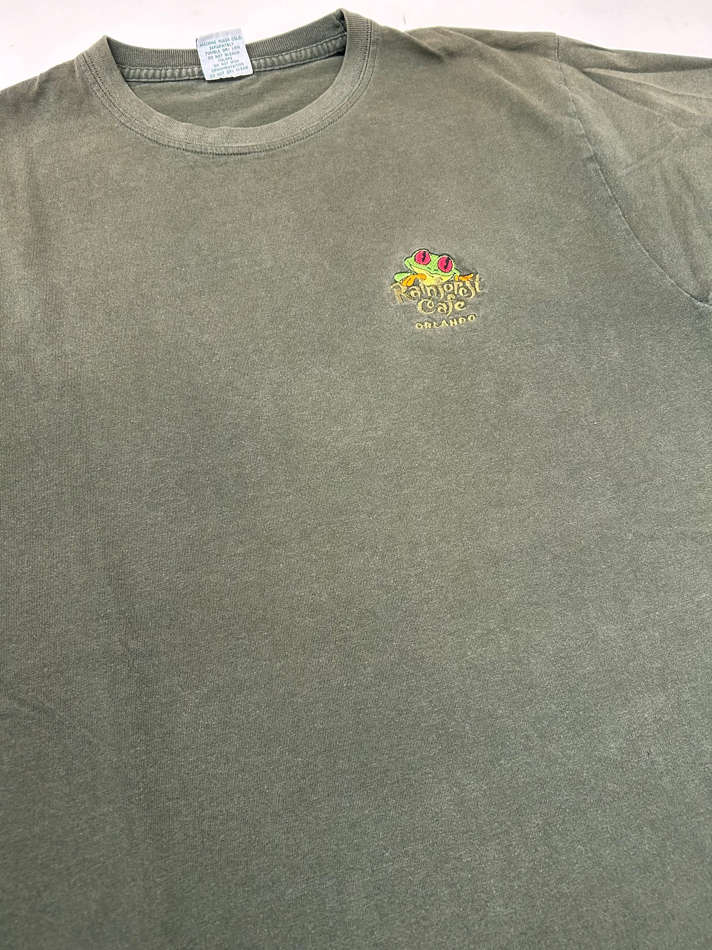 Vintage 90s Rainforest Cafe Chest Embroidered Logo Tee Medium 20x29.25 Faded Green