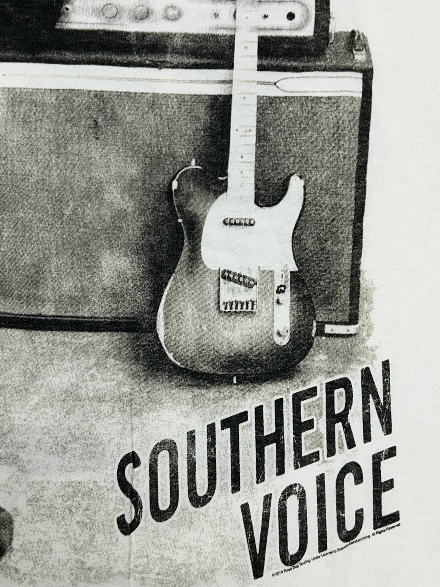 2010 Tim McGraw Southern Voice Tour Tee Country Music Shirt Medium 20.25x29 Inches