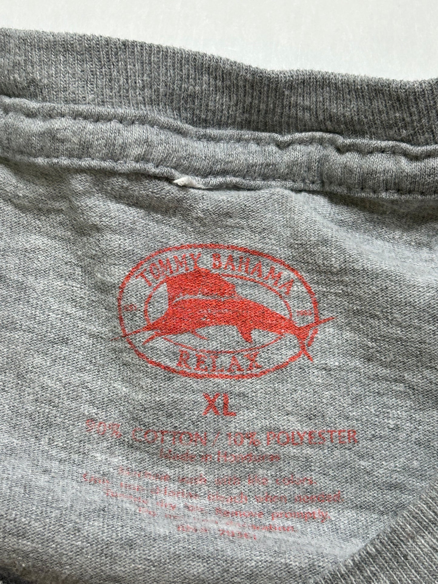 Tommy Bahama Relaxation Therapy Thirst Aid Tee XL 23x31.5 Inches Gray