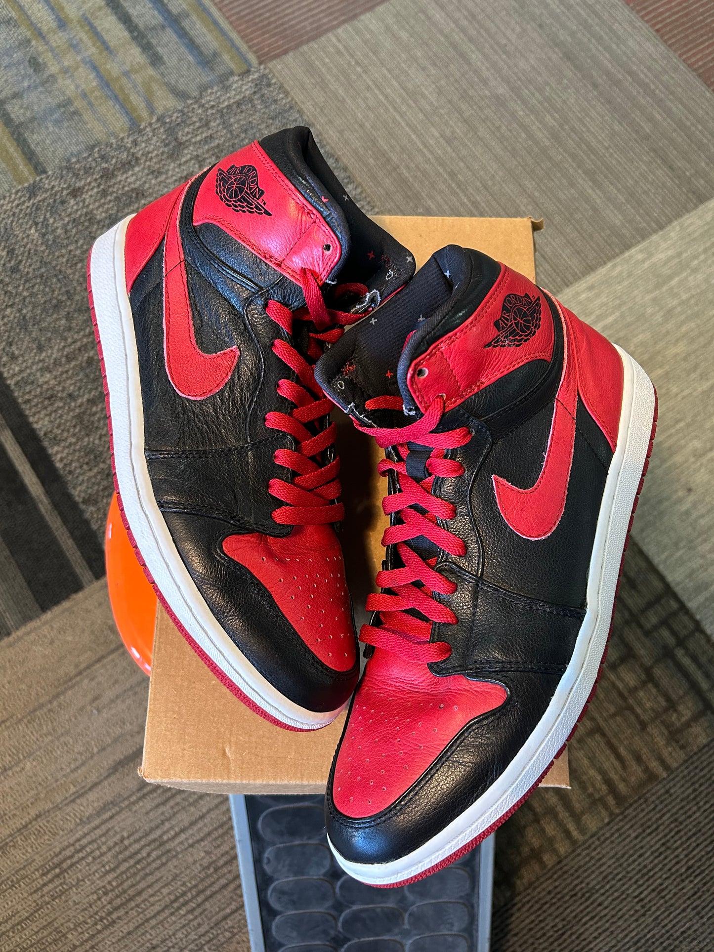 Air Jordan 1 Banned X Bred 1 2011 Nike Size 10.5 Great Condition Black/Red