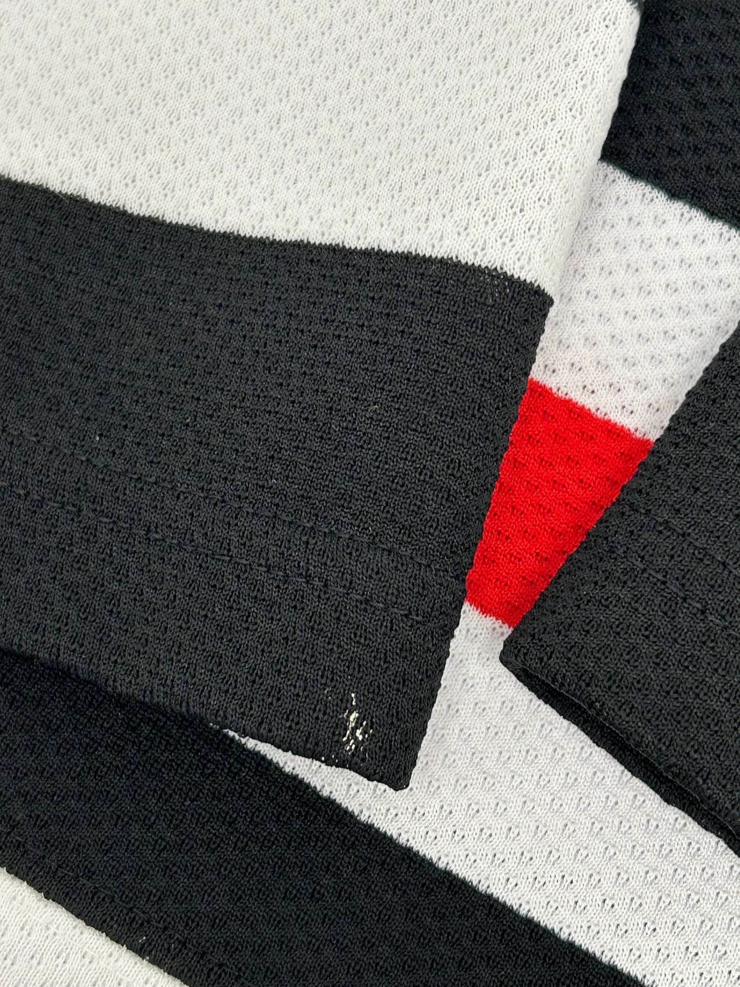 Vintage Starter NHL Chicago Blackhawks Jeremy Roenick Hockey Jersey Men’s Large 28x29.75 Inches