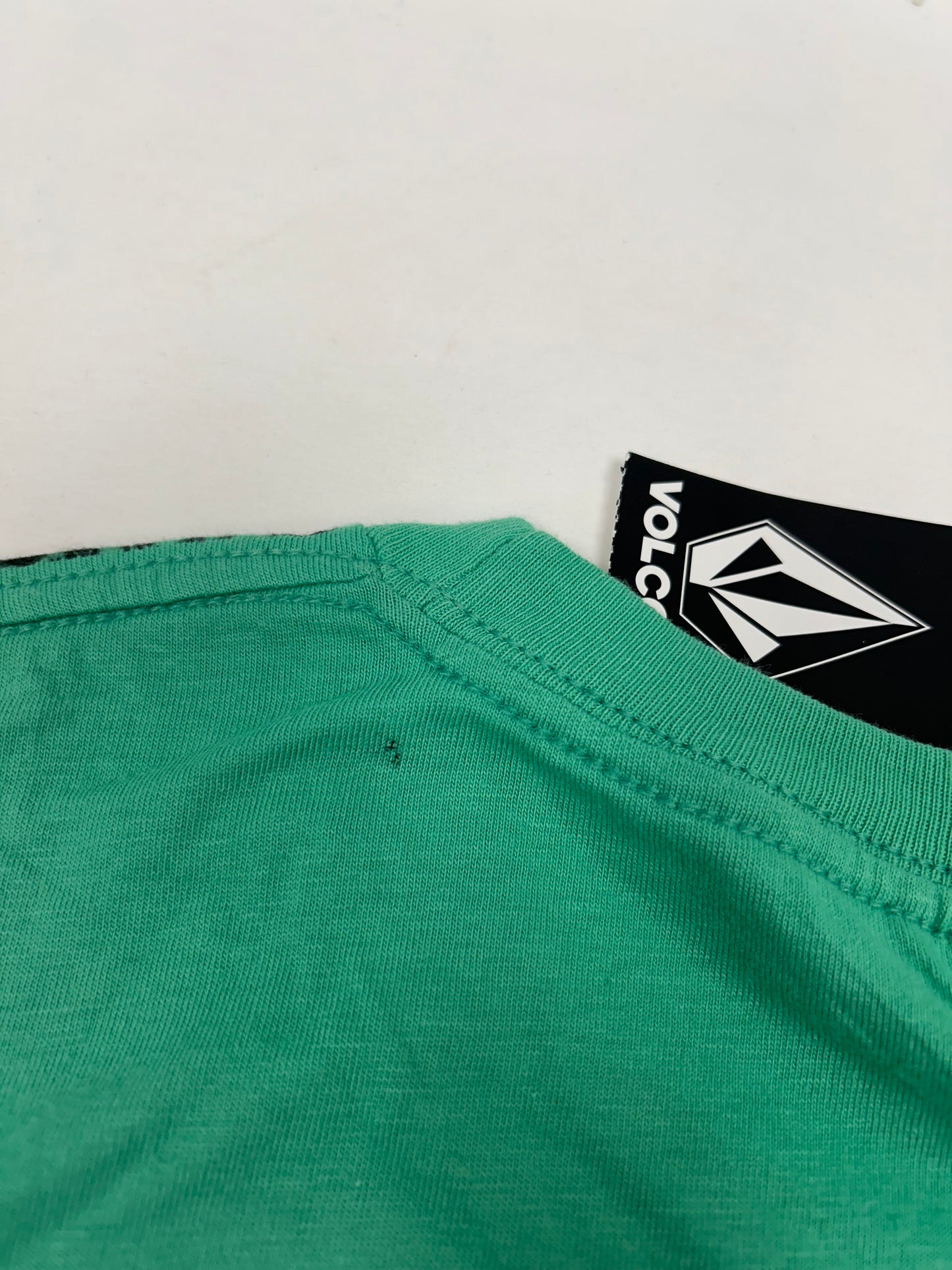 Vintage Volcom Stone All Over Print Skateboarding Skate Surf Tee Large 22.25x30.75 Inches Brand New Old Stock With Tag