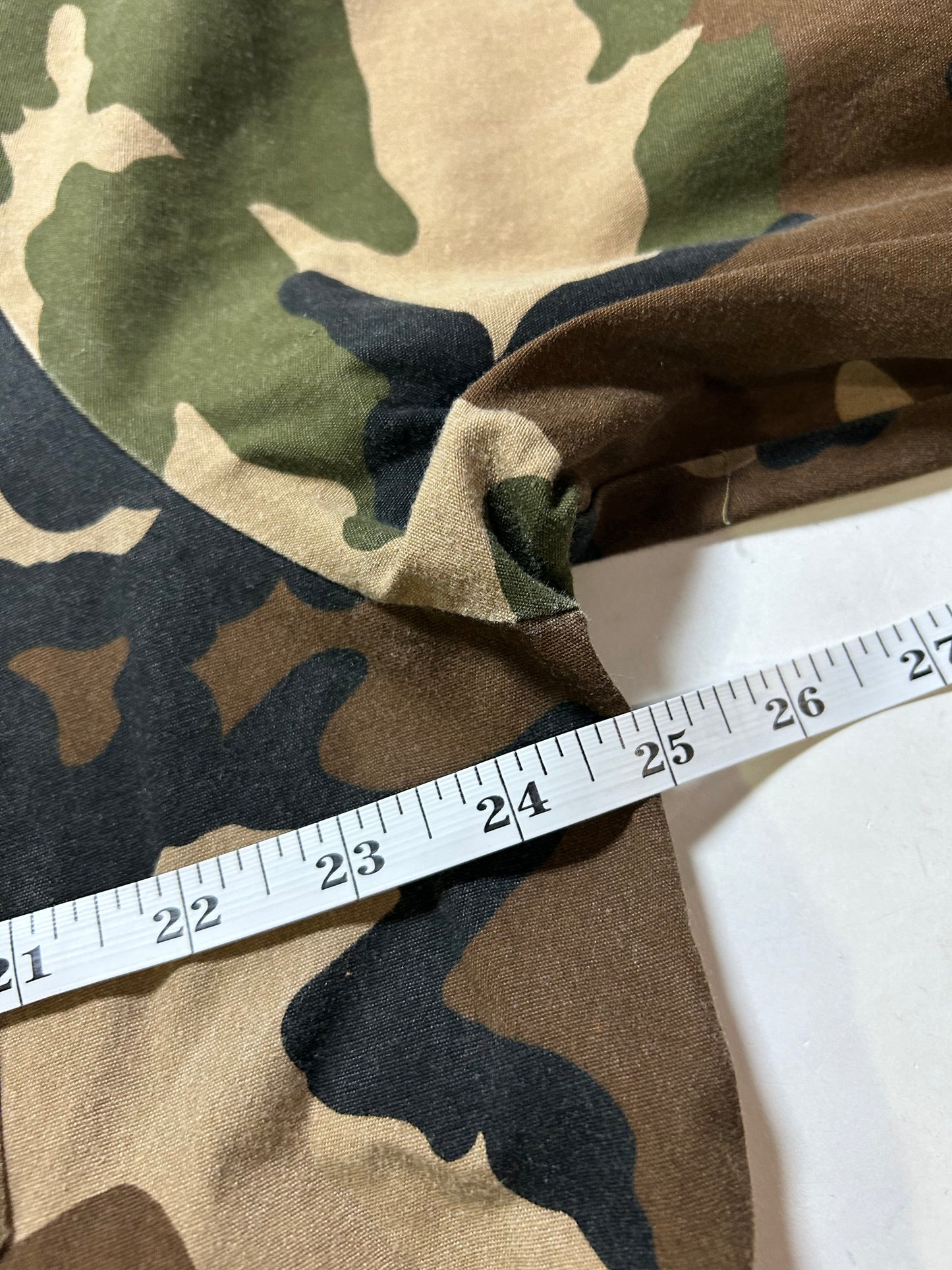 Vintage Winchester Hunting Button Up Shirt Long Sleeve Duck Camouflage Large 24.75x33 Inches