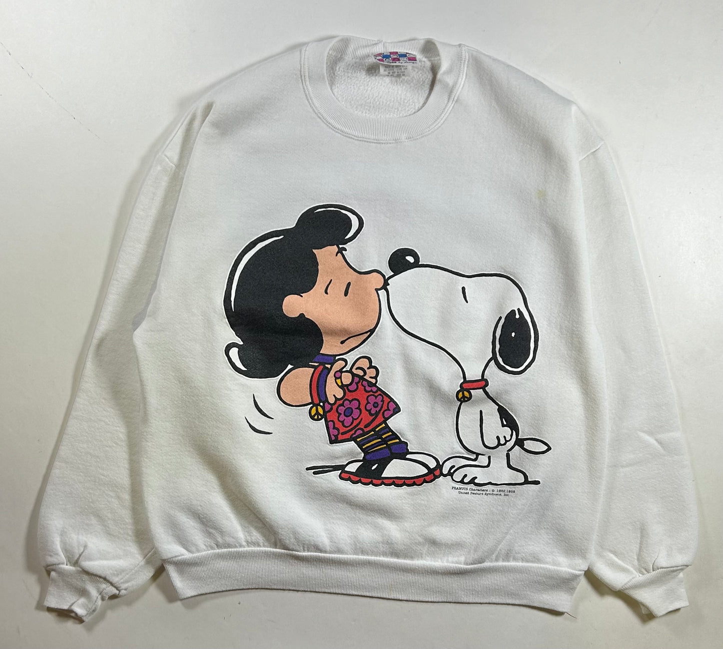 Vintage Peanuts Lucy Snoopy Kissing Woodstock Crewneck Sweatshirt 90s Large/Medium 22.5x25.75 Inches Valentines