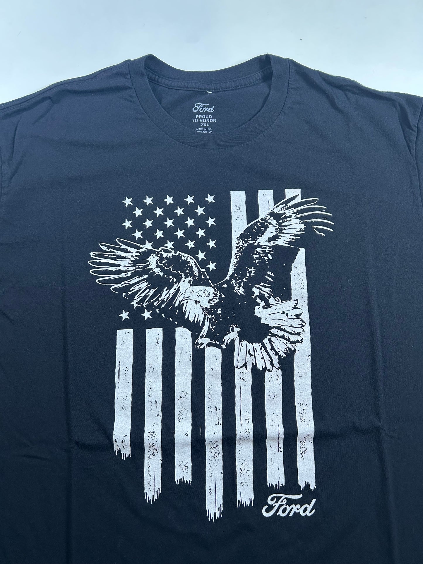 Ford Motor Company Proud To Honor Flag Eagle Graphic Tee 2XL 25.5x30.5 Inches