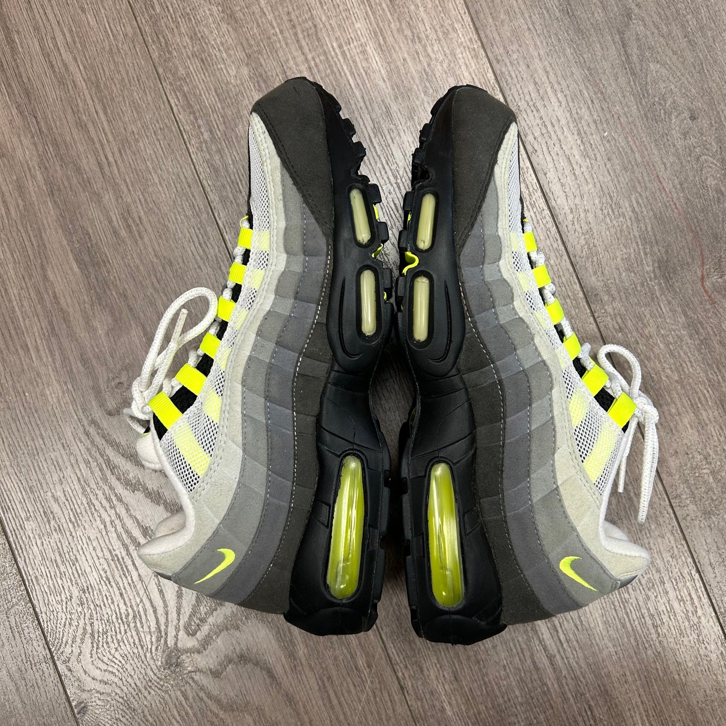 Vintage 2005 Nike Air Max 95 OG Neon Size 10.5 Used With Box 313111-071 Vietnam Wear At Your Own Risk