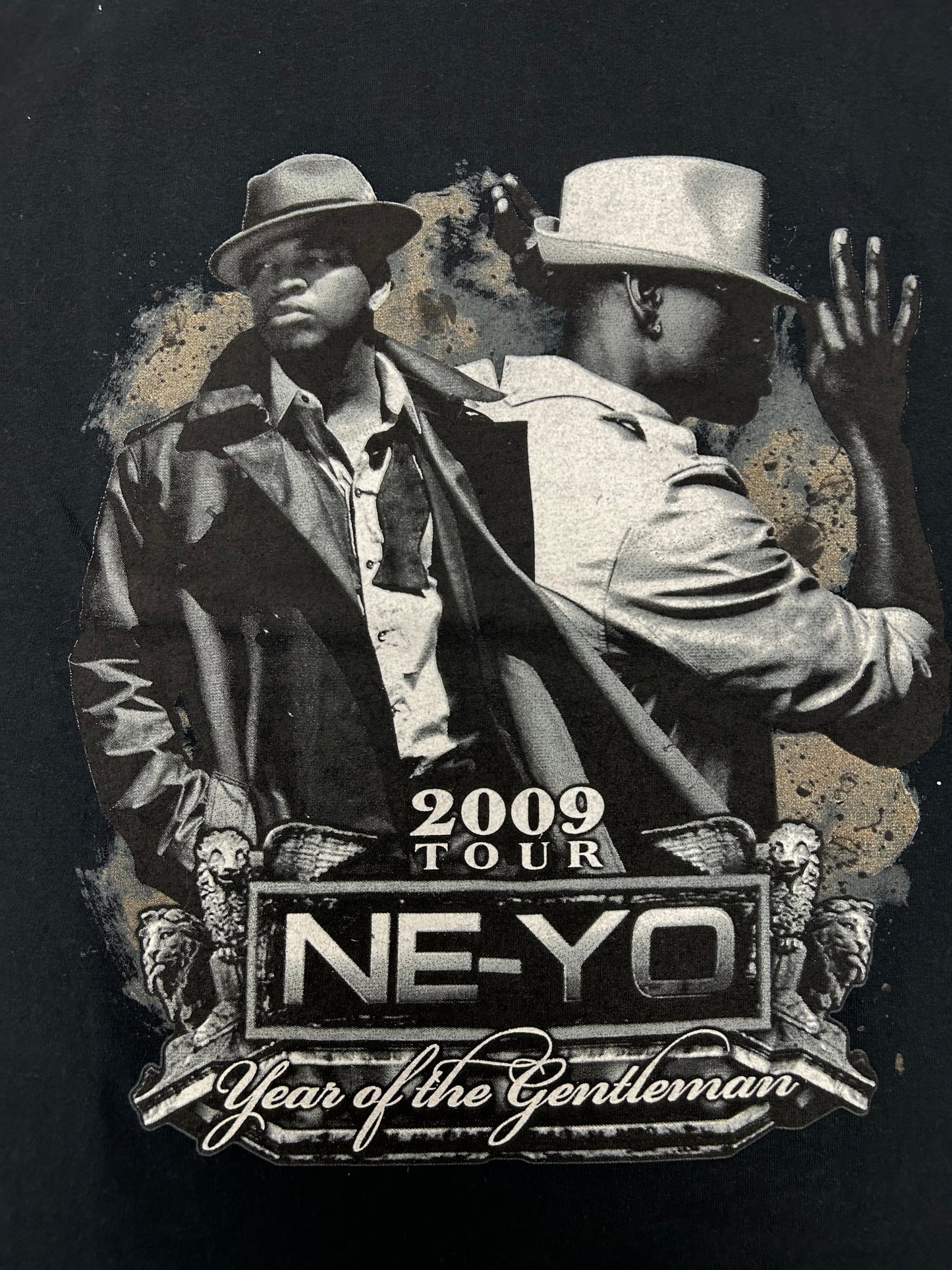 Ne-Yo Year of the Gentleman Promo Tour Closer Medium Vintage Parking Lot Tee ‘09