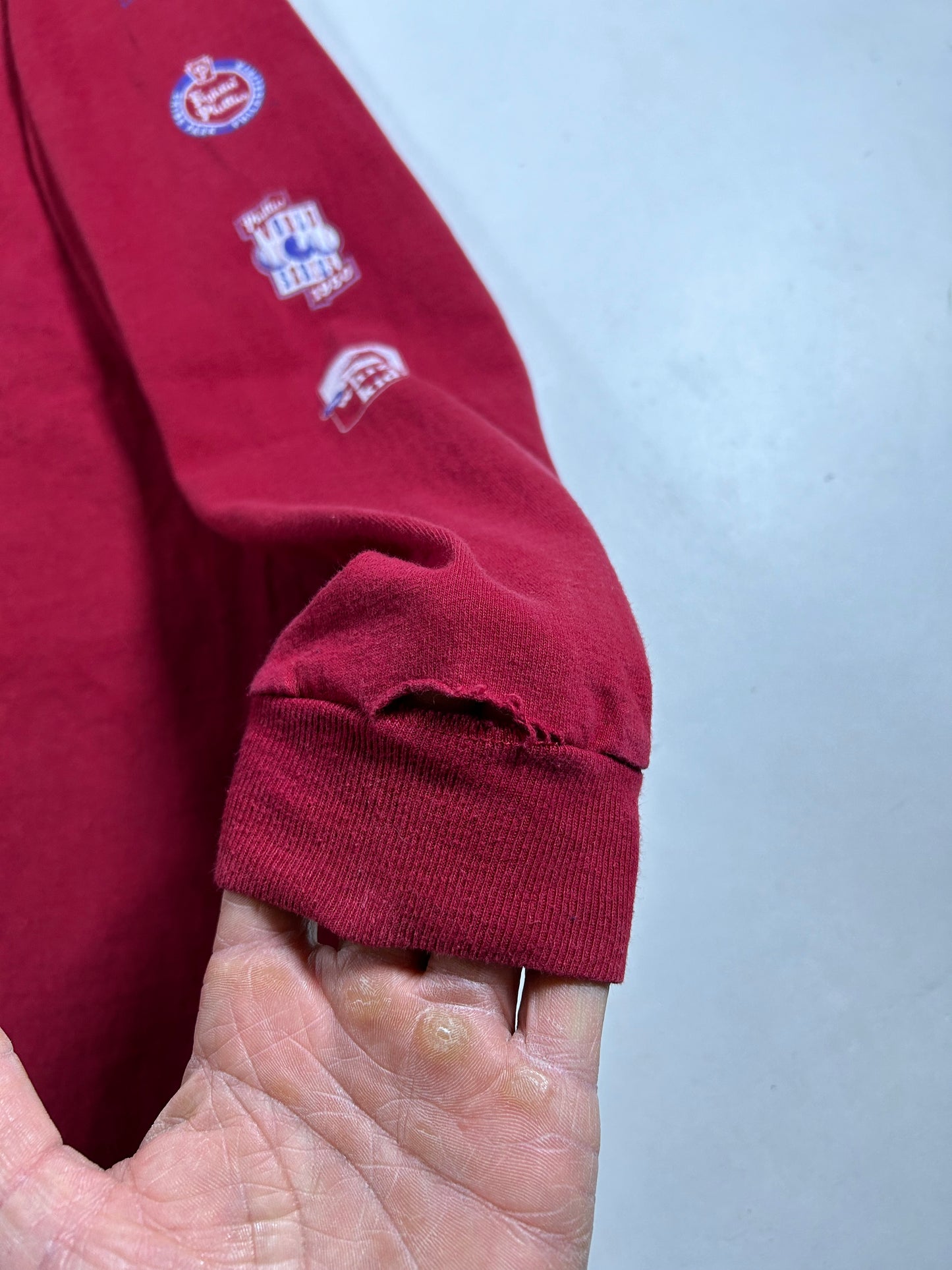 Vintage Majestic Cooperstown Collection Philadelphia Phillies MLB Long Sleeve Tee Large 21.75x28.75 Inches As Is Has Unstitching On Sleeve