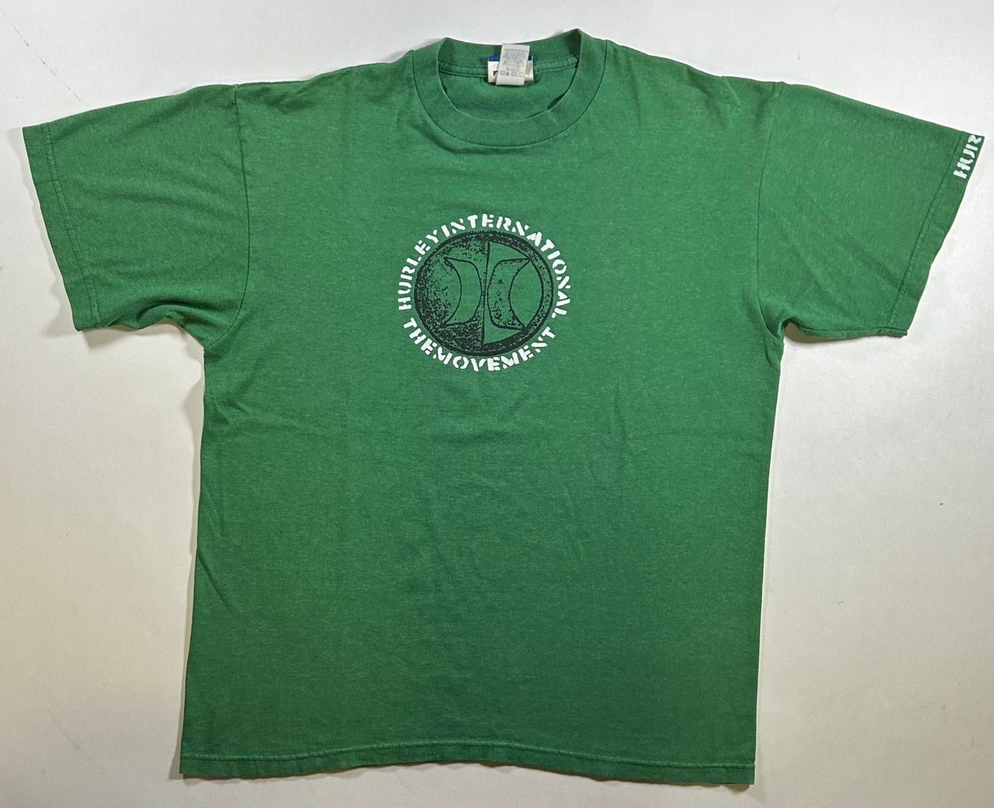 Hurley International The Movement Surfing Graphic Surf T-Shirt Size Large 21.25x26.75 Inches Inches