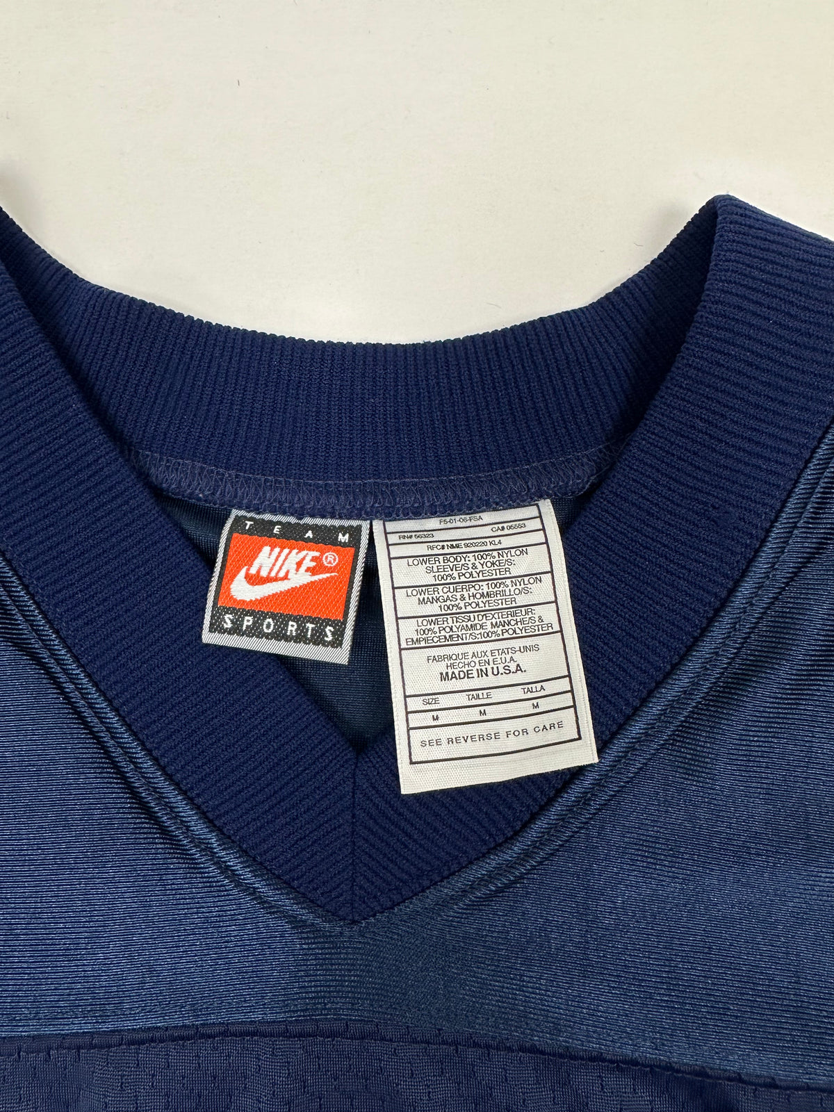 Vintage University Of Michigan Wolverines #18 Nike NCAA Football Jersey Medium/Large Fit 27.25x32.25 Inches