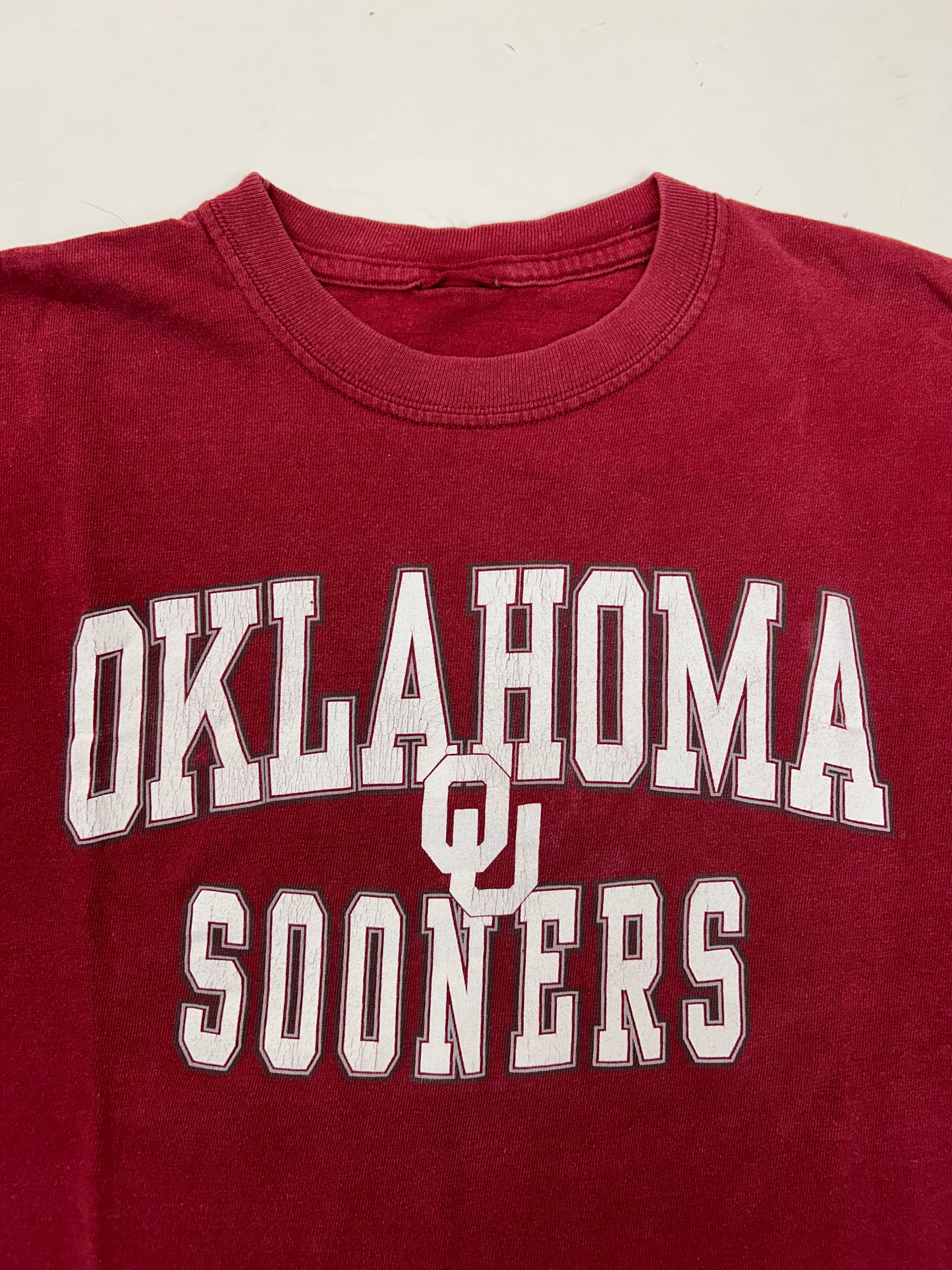 00s Oklahoma University Sooners College Tee Small 18x23.25 Inches As Is