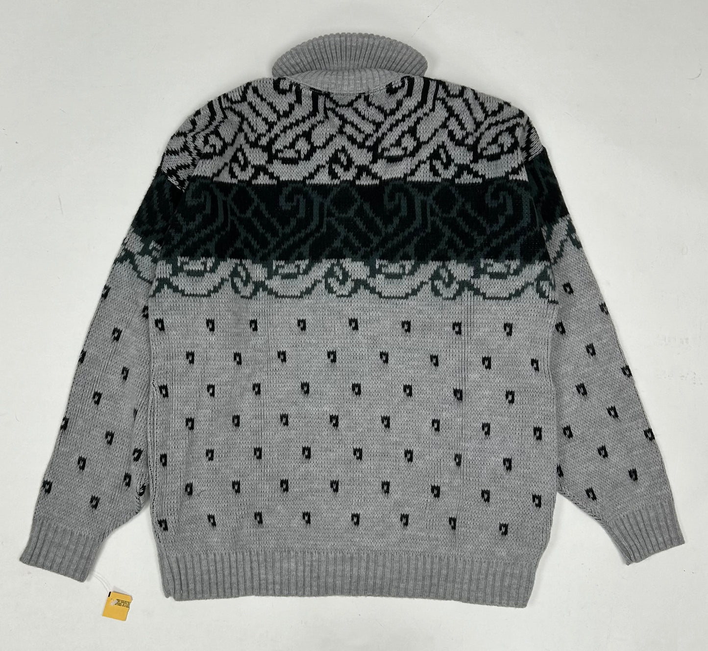 Vintage London Fog Sweater Gothic Zipper Sweater 100% Acrylic Full Zip USA Large 23.5x29 Inches