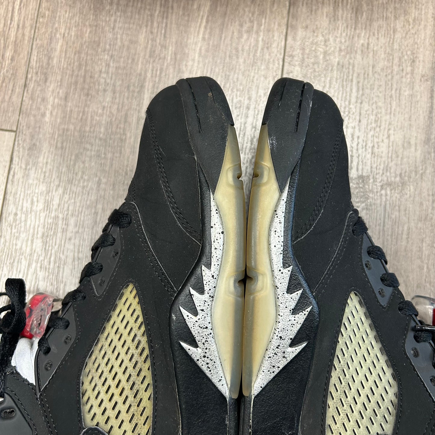 2016 Nike Air Jordan 5 Retro Black Metallic Size 9.5 Used With Box 845035 003