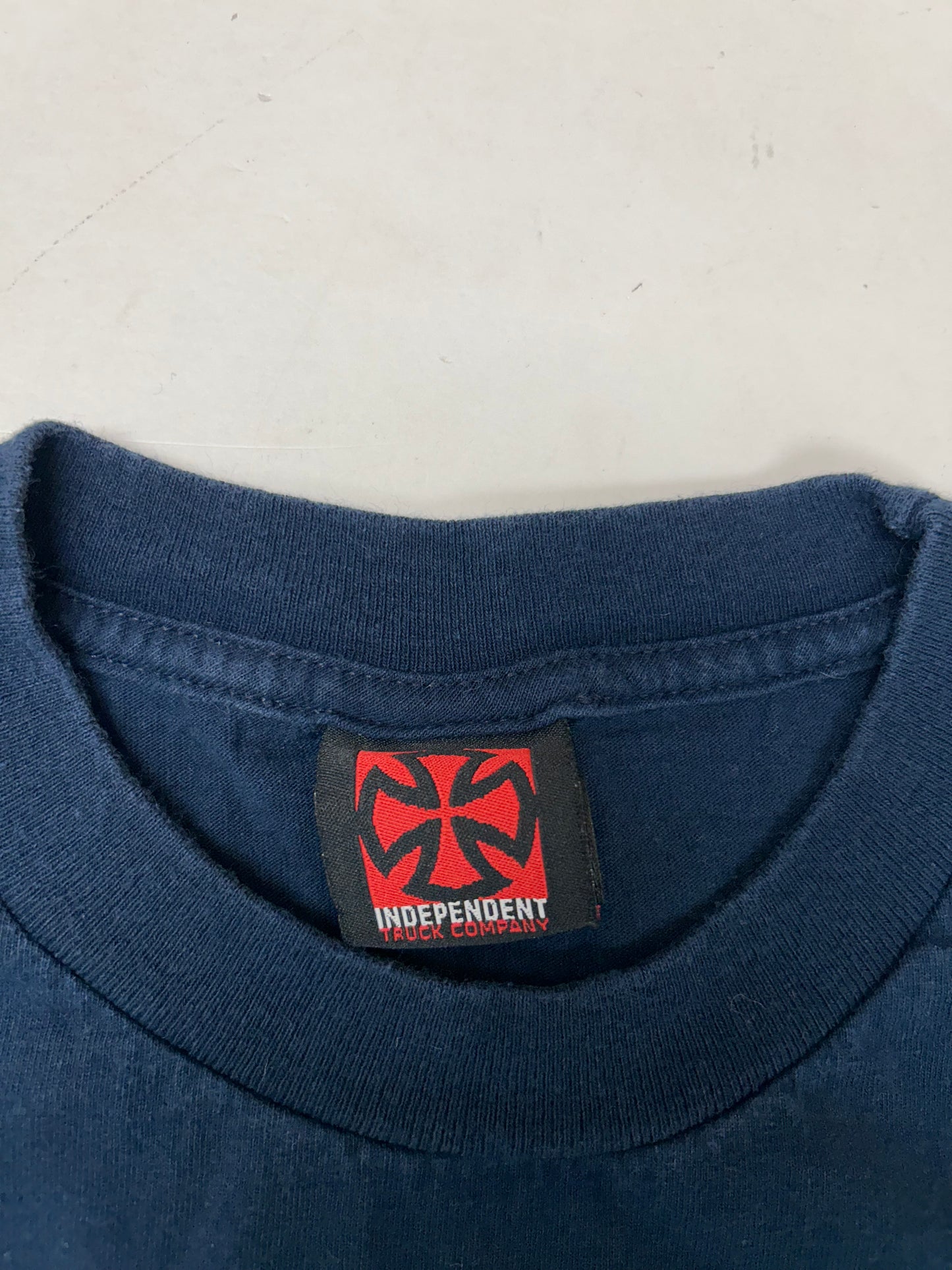 Vintage Independent Truck Company Skateboard Tee Navy Large 21.25x29 Inches Made In USA