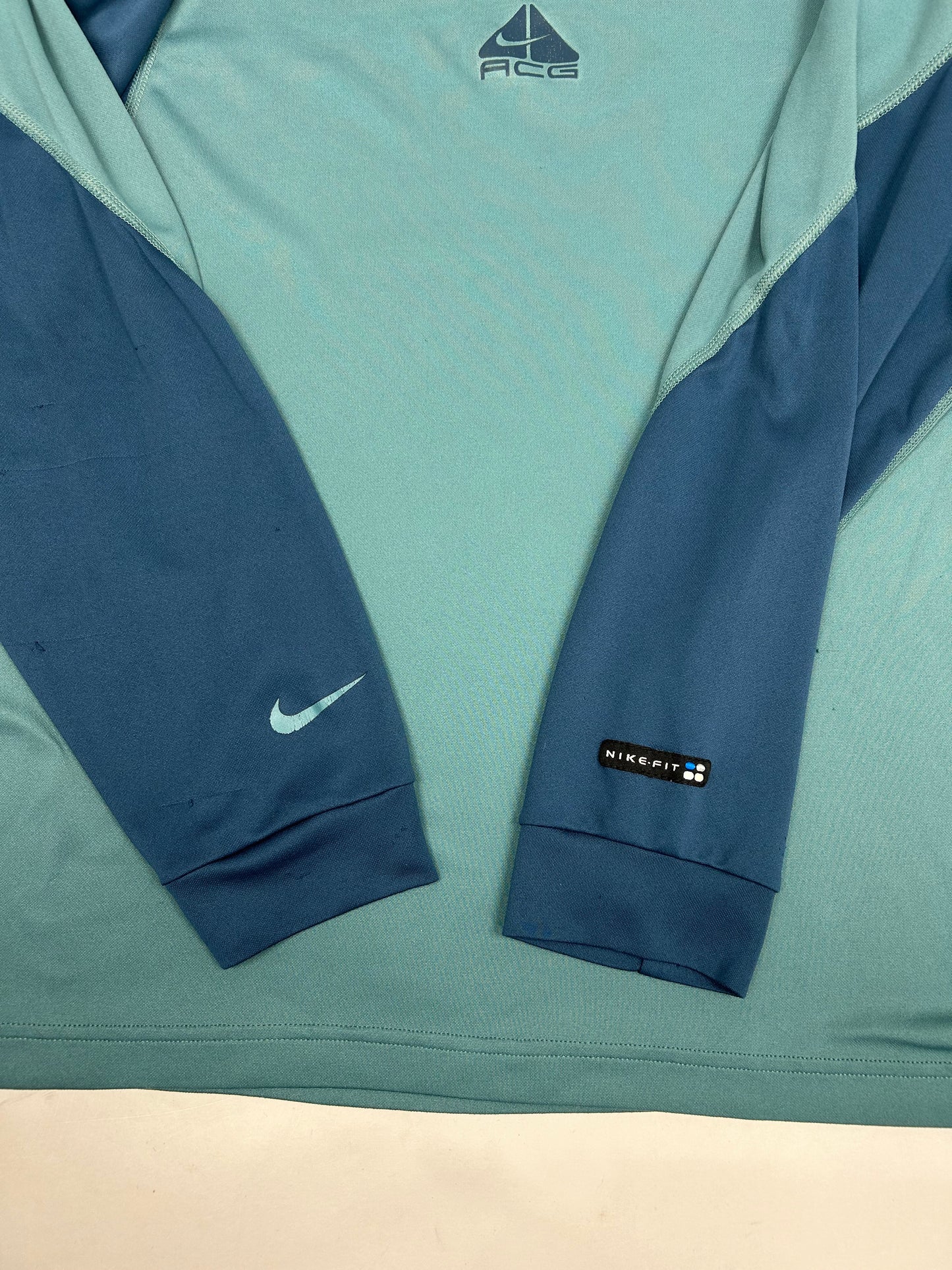 Nike ACG Base Layer 1 All Conditions Gear Vintage Large 22x29.5 Inches Blue