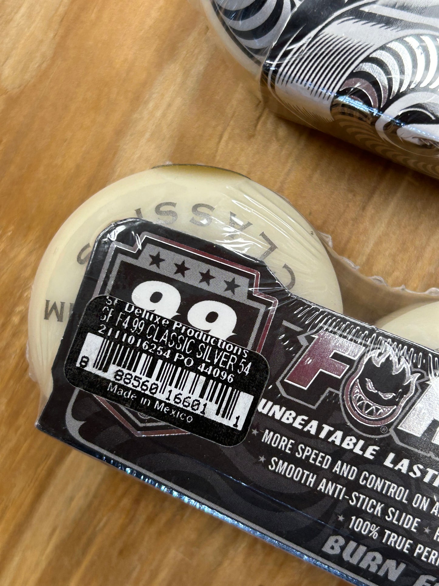 Spitfire Formula 4 Classic Swirl 99 Duro 54 MM Silver Wheel