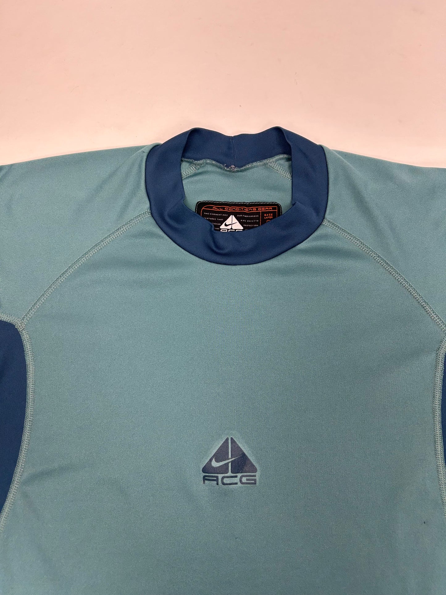 Nike ACG Base Layer 1 All Conditions Gear Vintage Large 22x29.5 Inches Blue