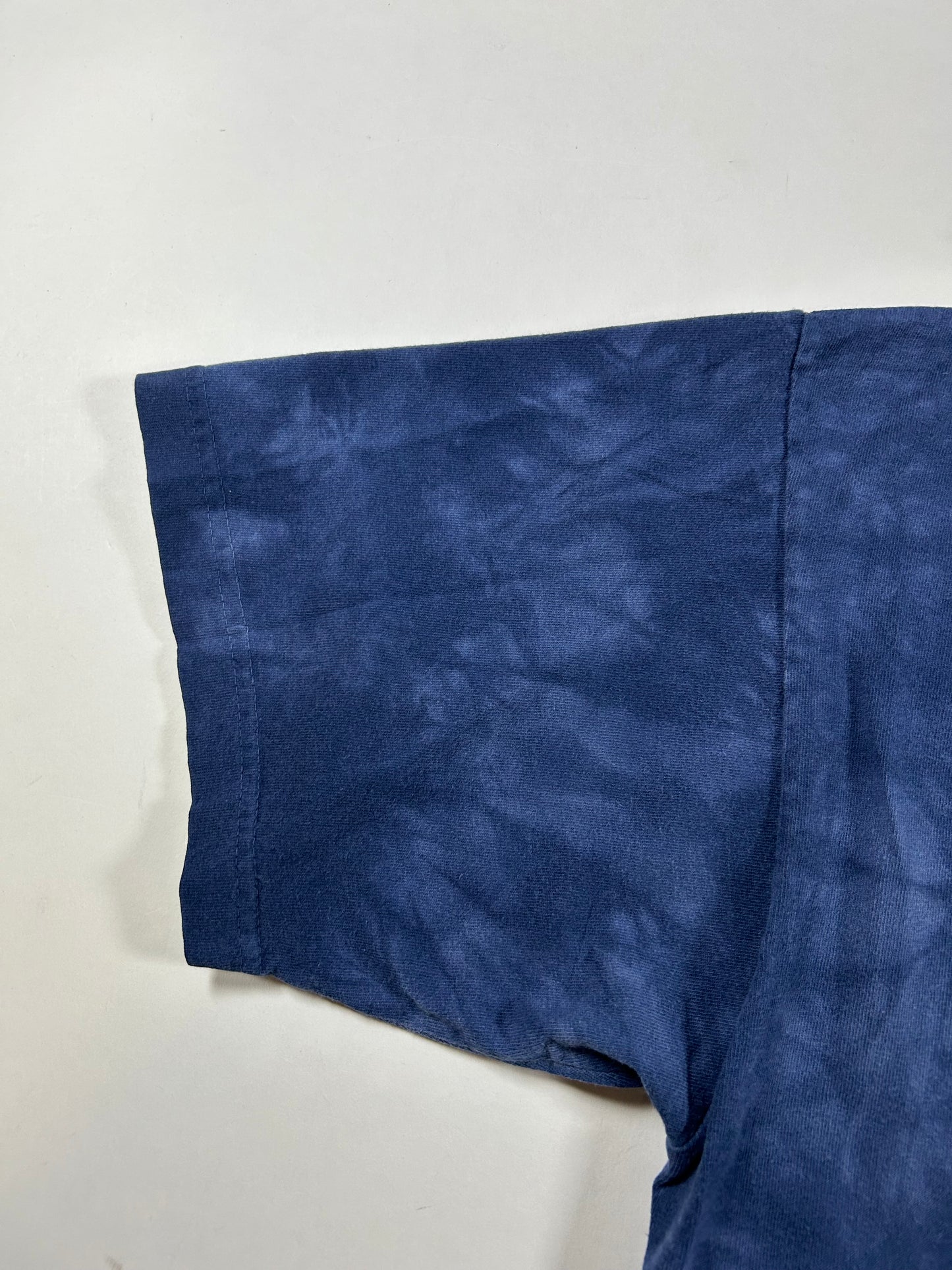 Vintage 2000s The Mountain American Eagle Blue Dye Tee XL 24.75x30 Inches